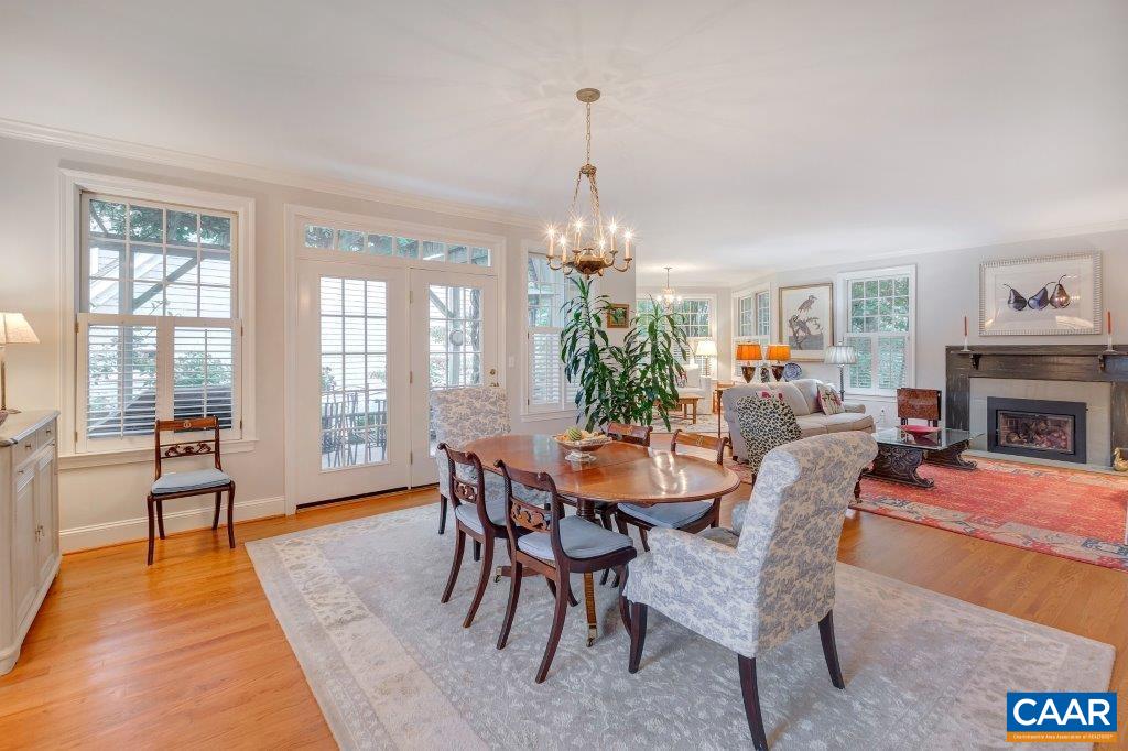 498 EDNAM CIR