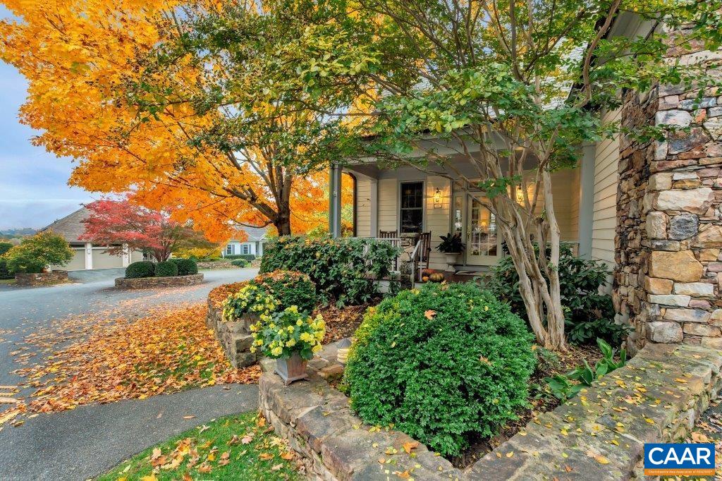 498 EDNAM CIR