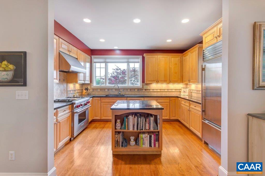498 EDNAM CIR