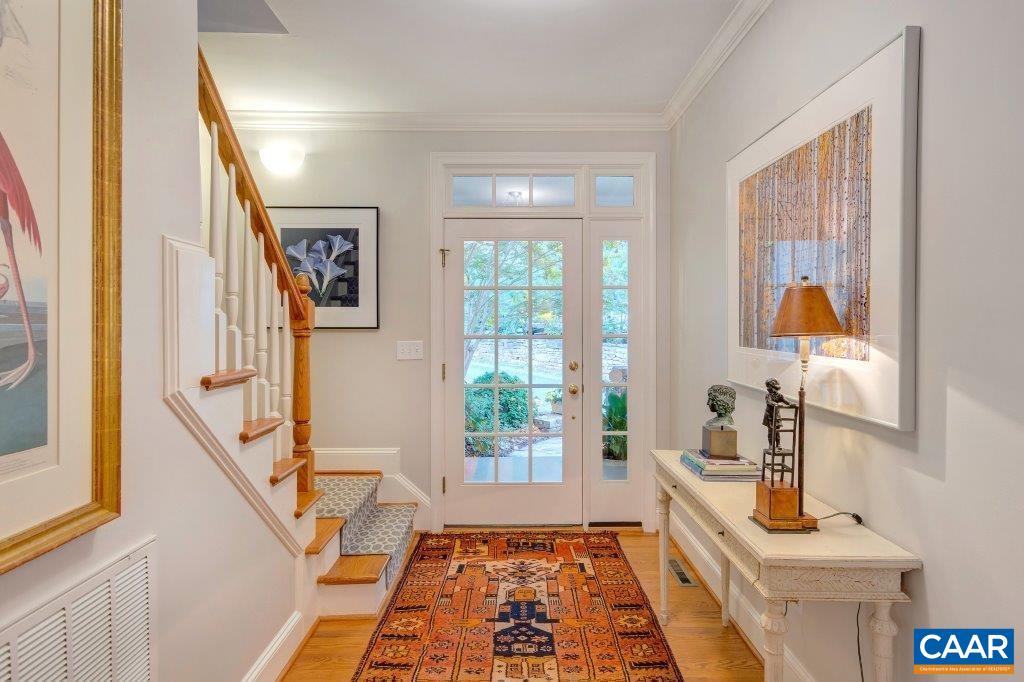 498 EDNAM CIR
