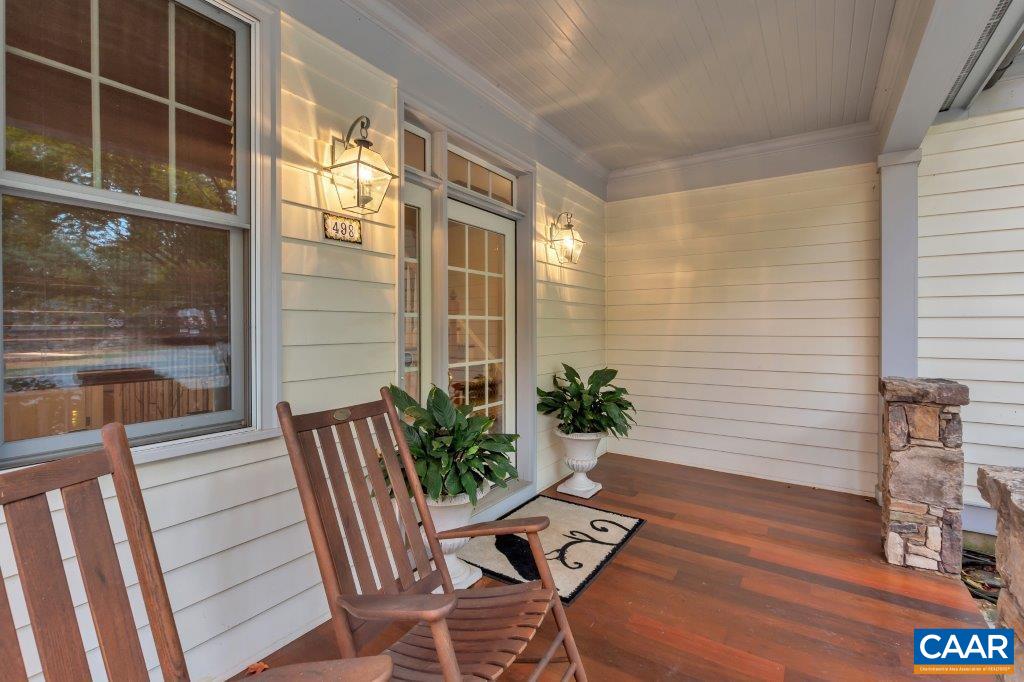 498 EDNAM CIR