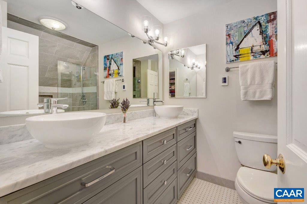 498 EDNAM CIR