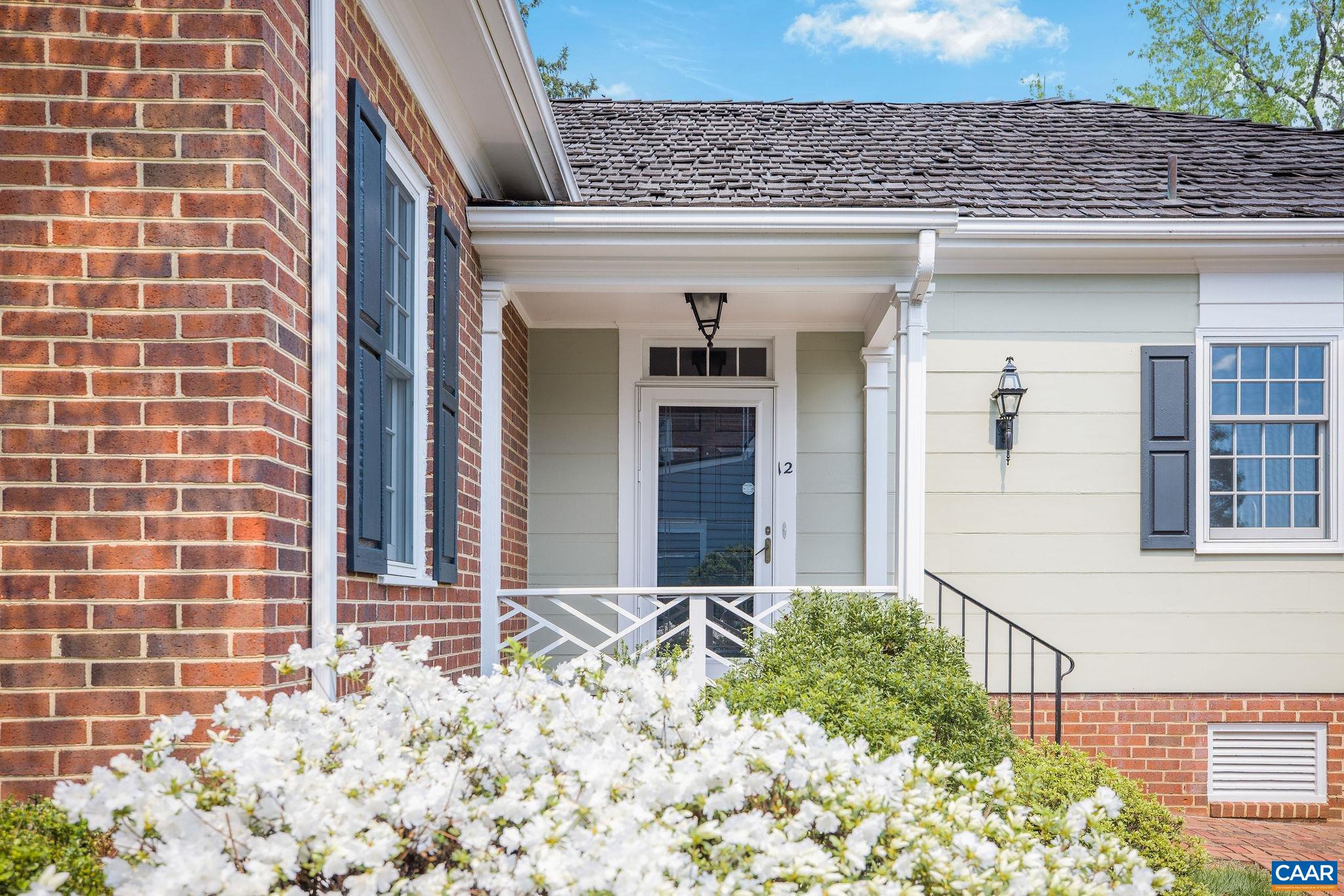 12 Ednam Village St