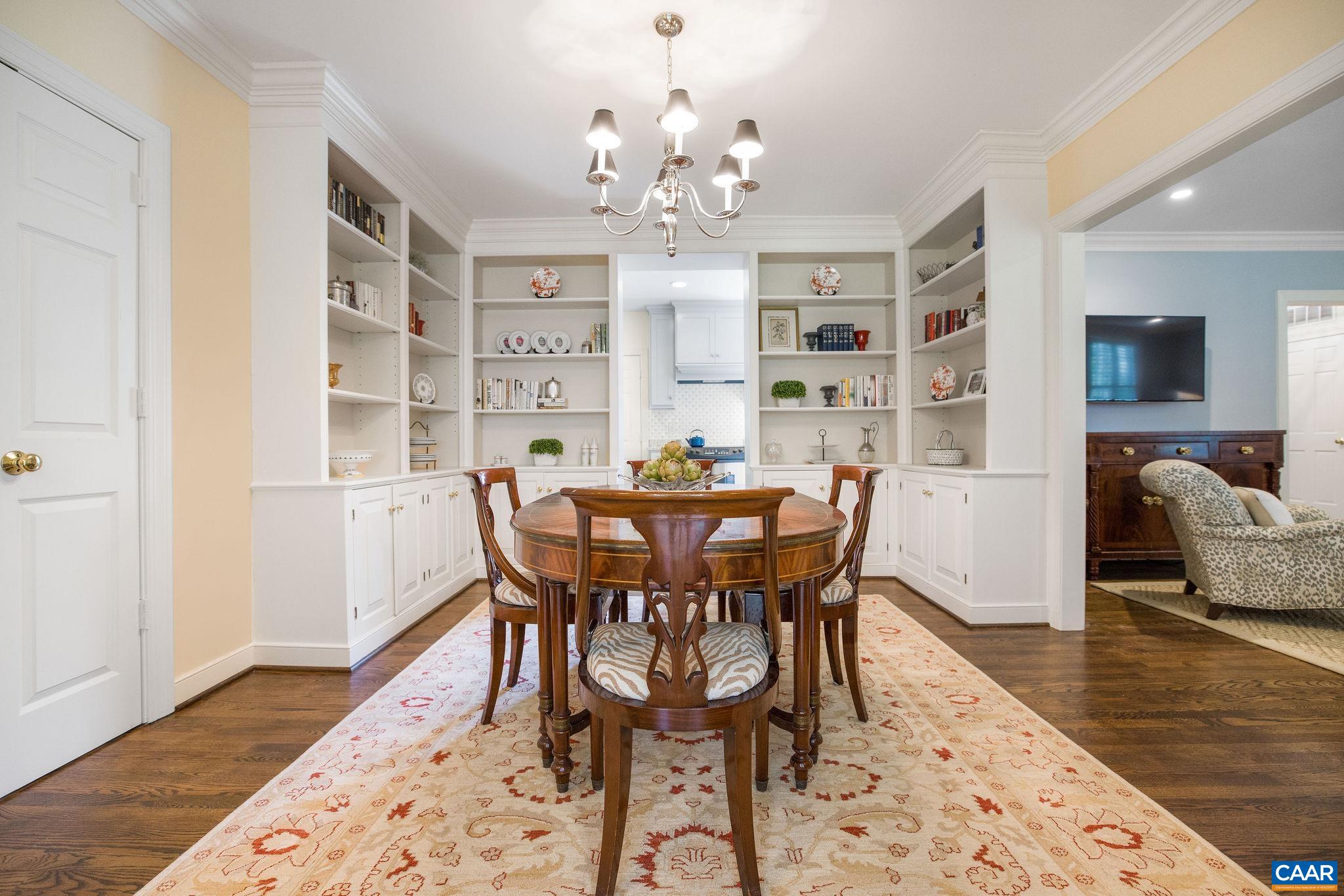 12 Ednam Village St
