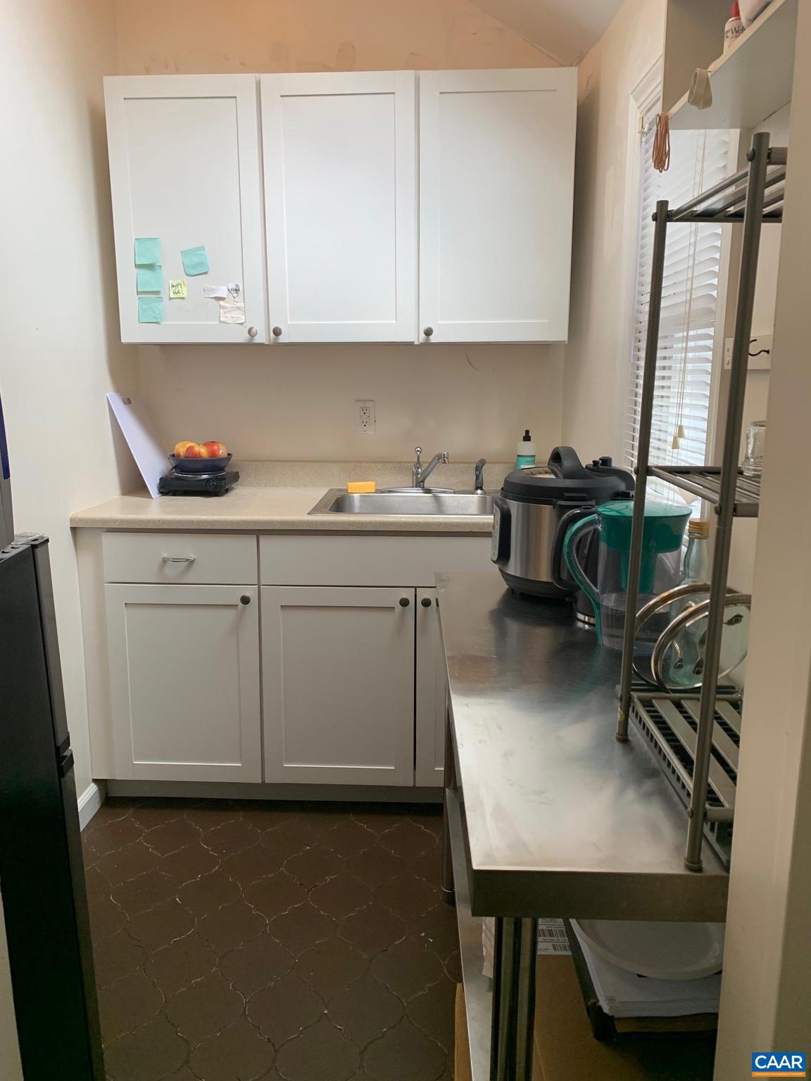 111 CHELSEA DR 5