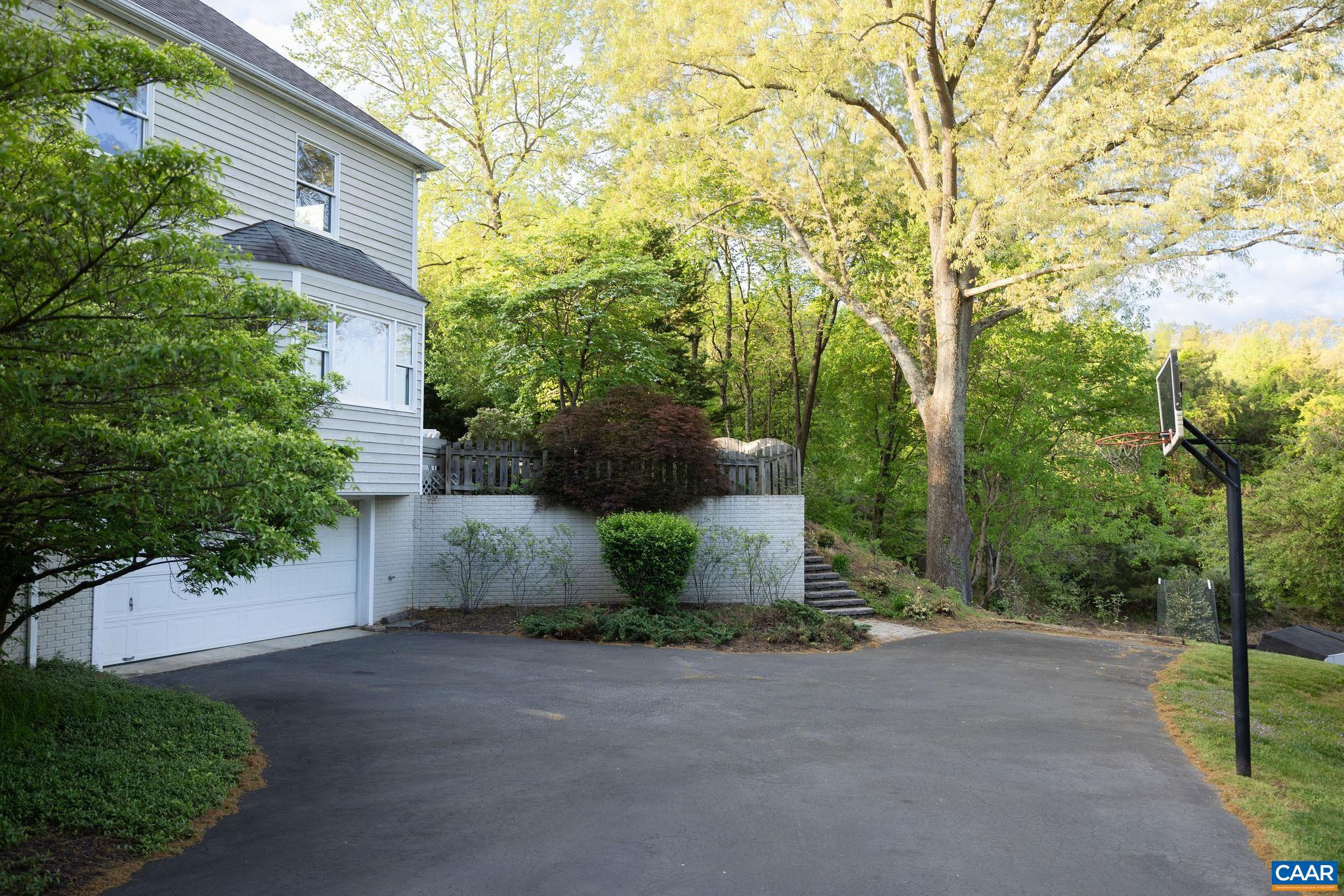 3585 MORGANTOWN RD