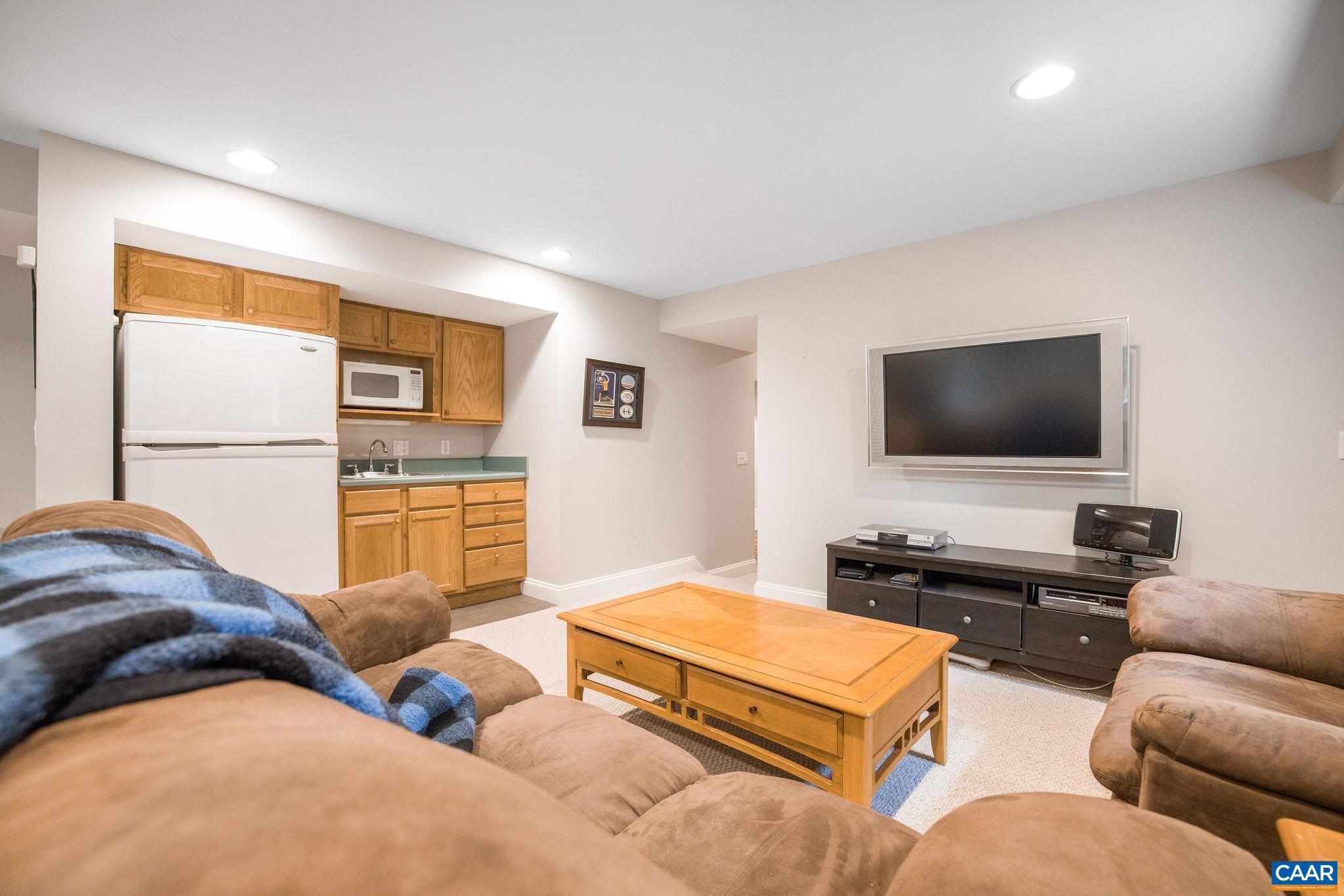 3585 MORGANTOWN RD