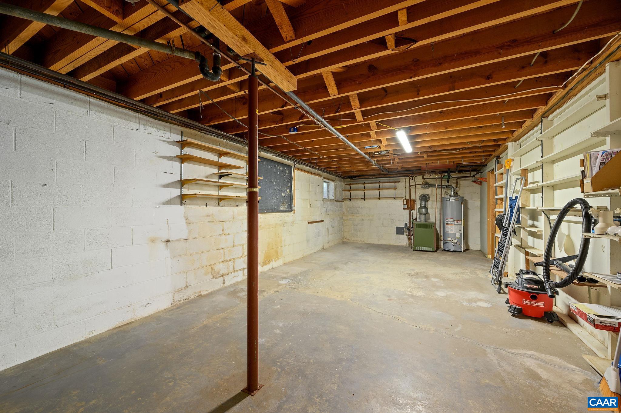 1009 CALHOUN ST