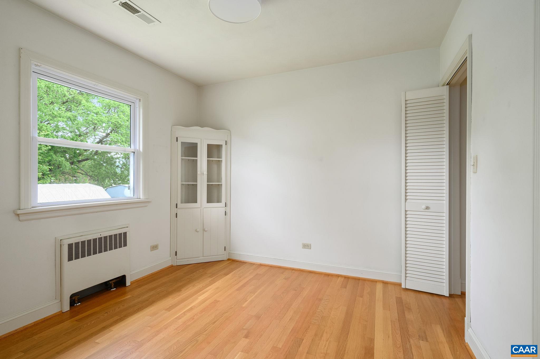 1009 CALHOUN ST