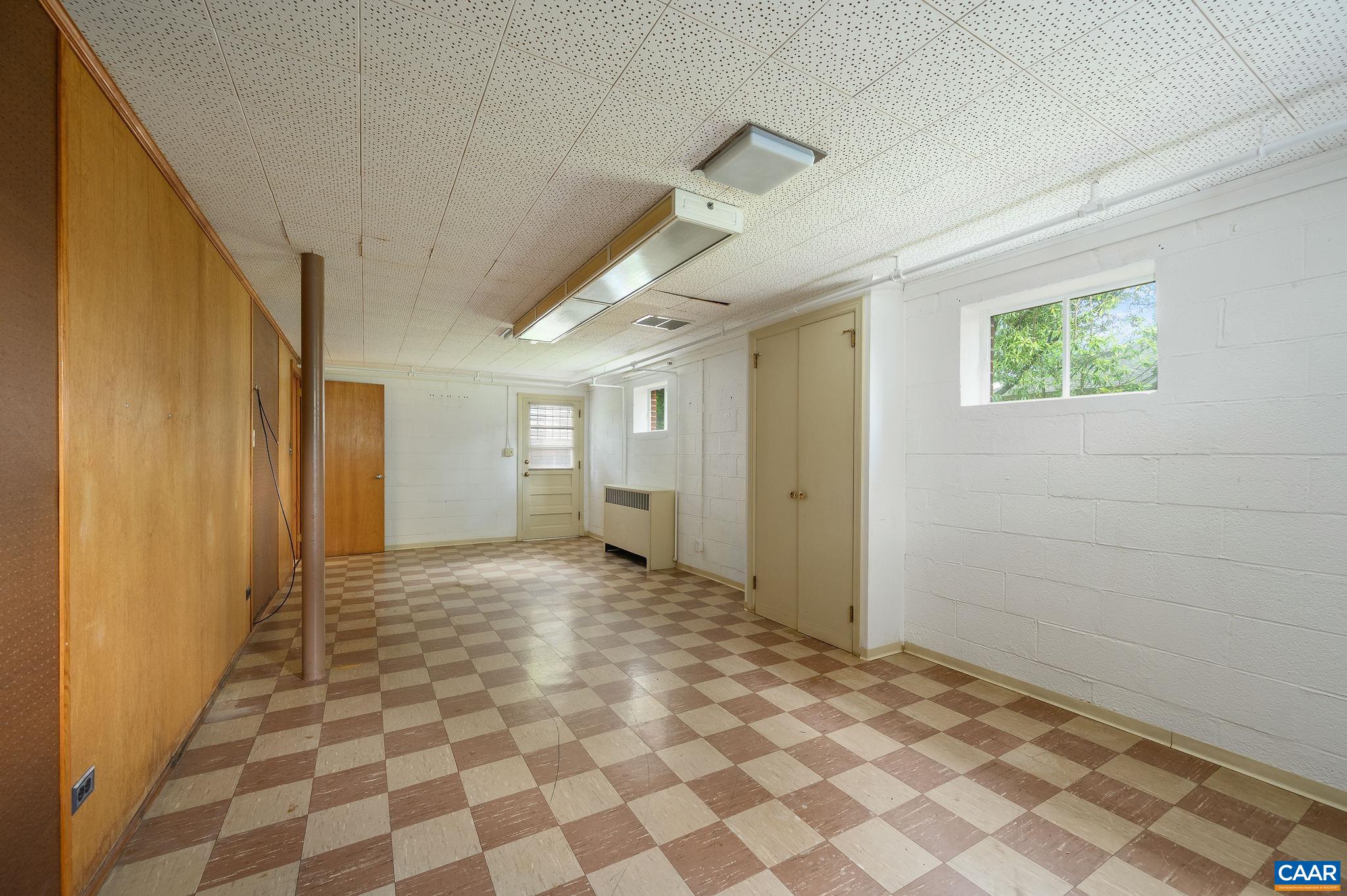 1009 CALHOUN ST
