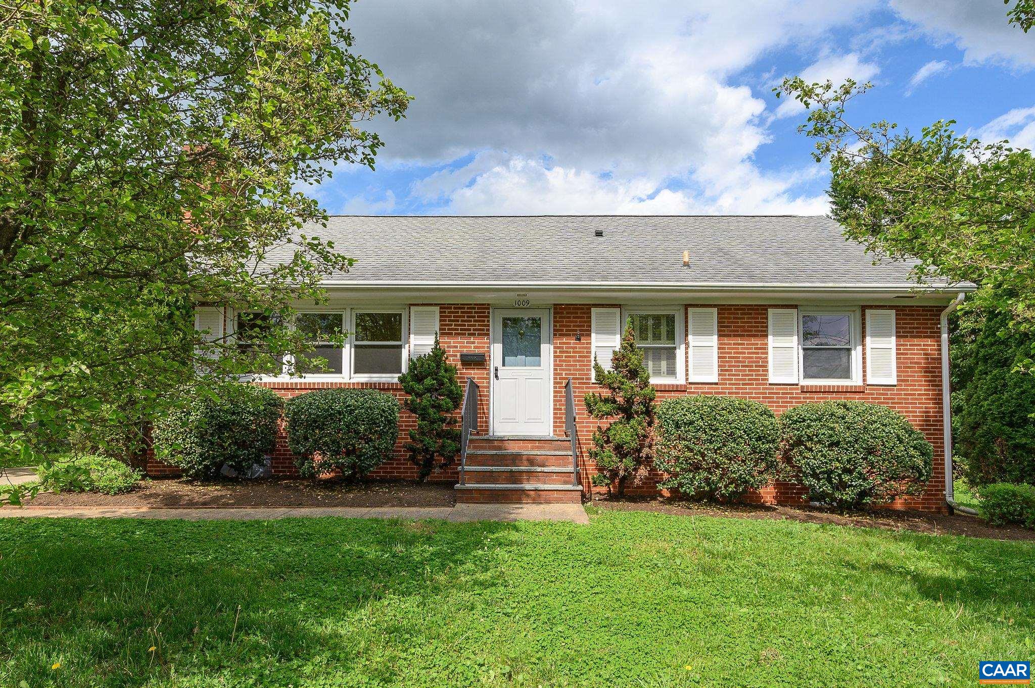 1009 CALHOUN ST