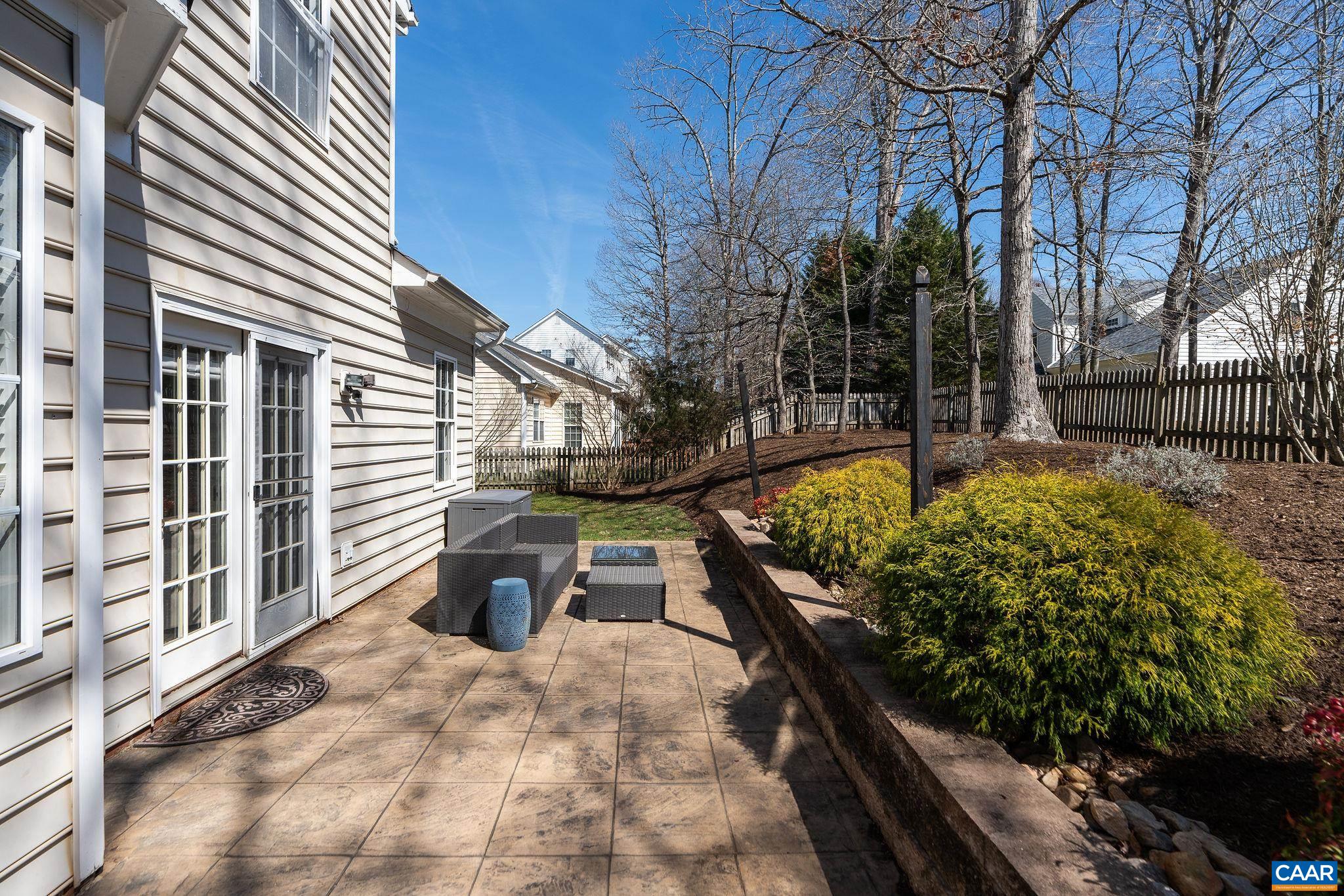 2211 AMBROSE WAY