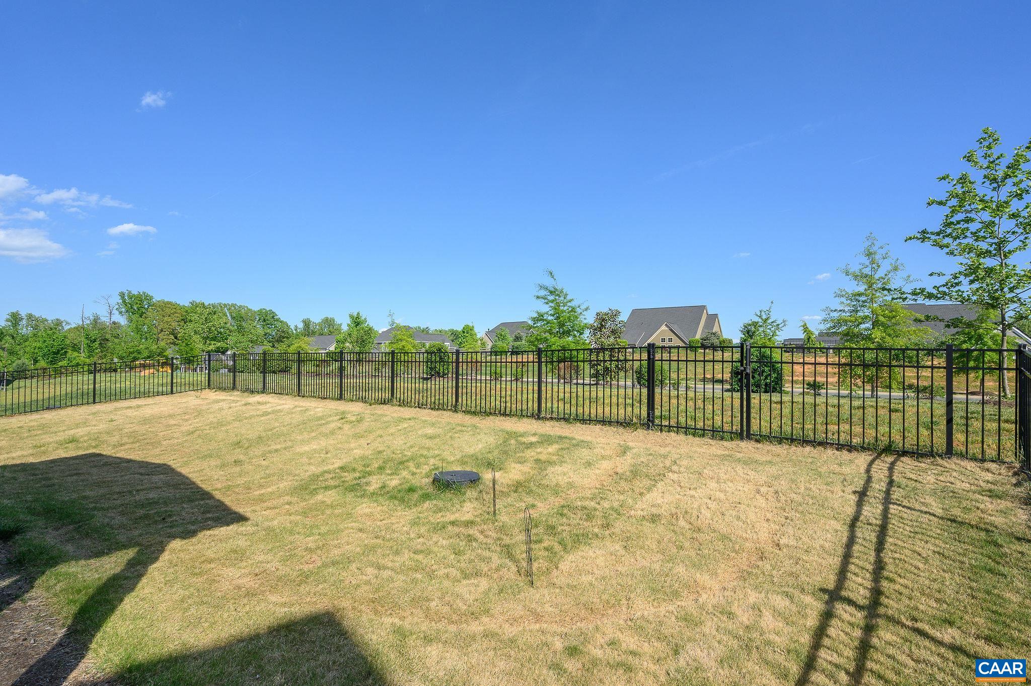 2025 DUNWOOD DR