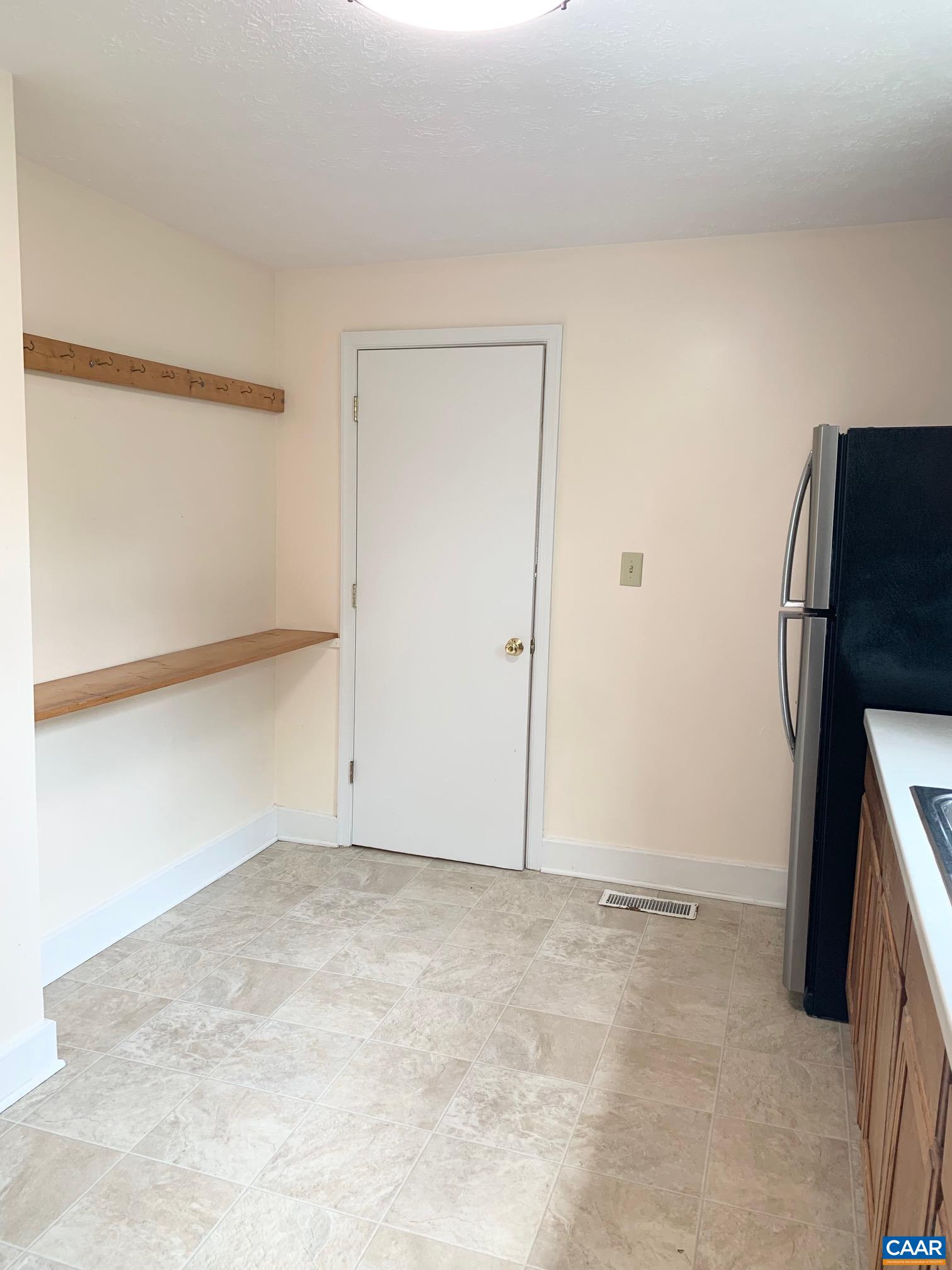 712 MONTICELLO AVE Unit: B