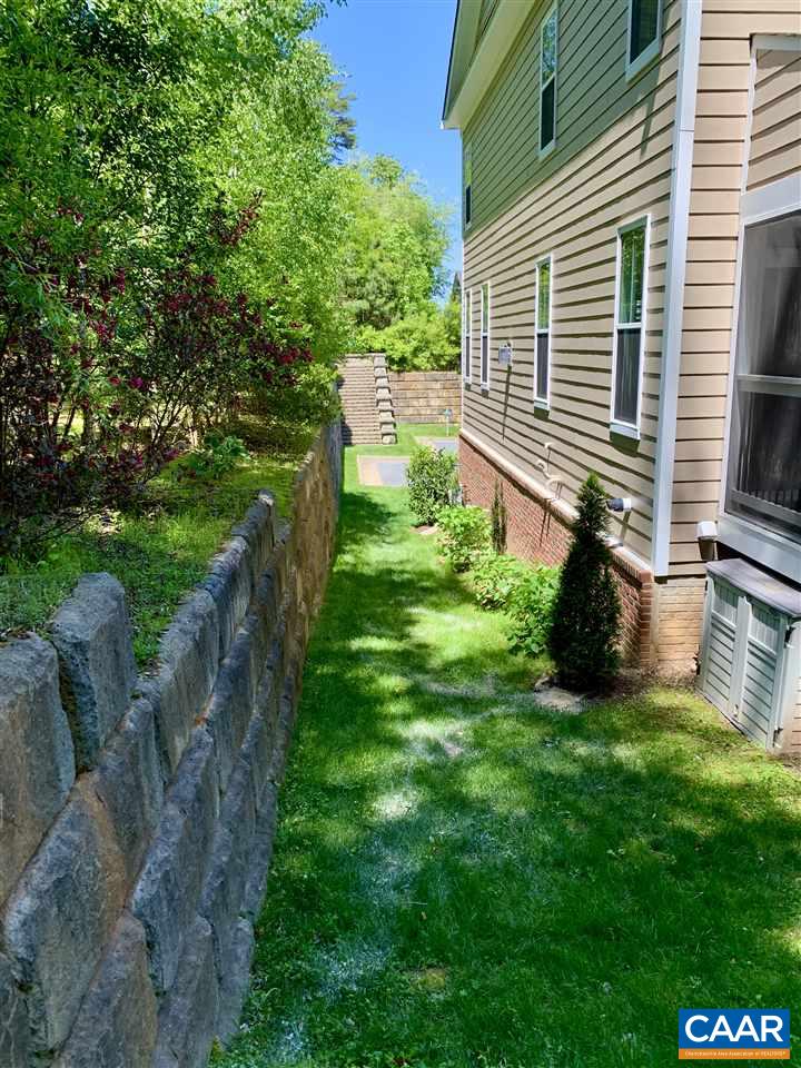 317 POPLAR GLEN CT