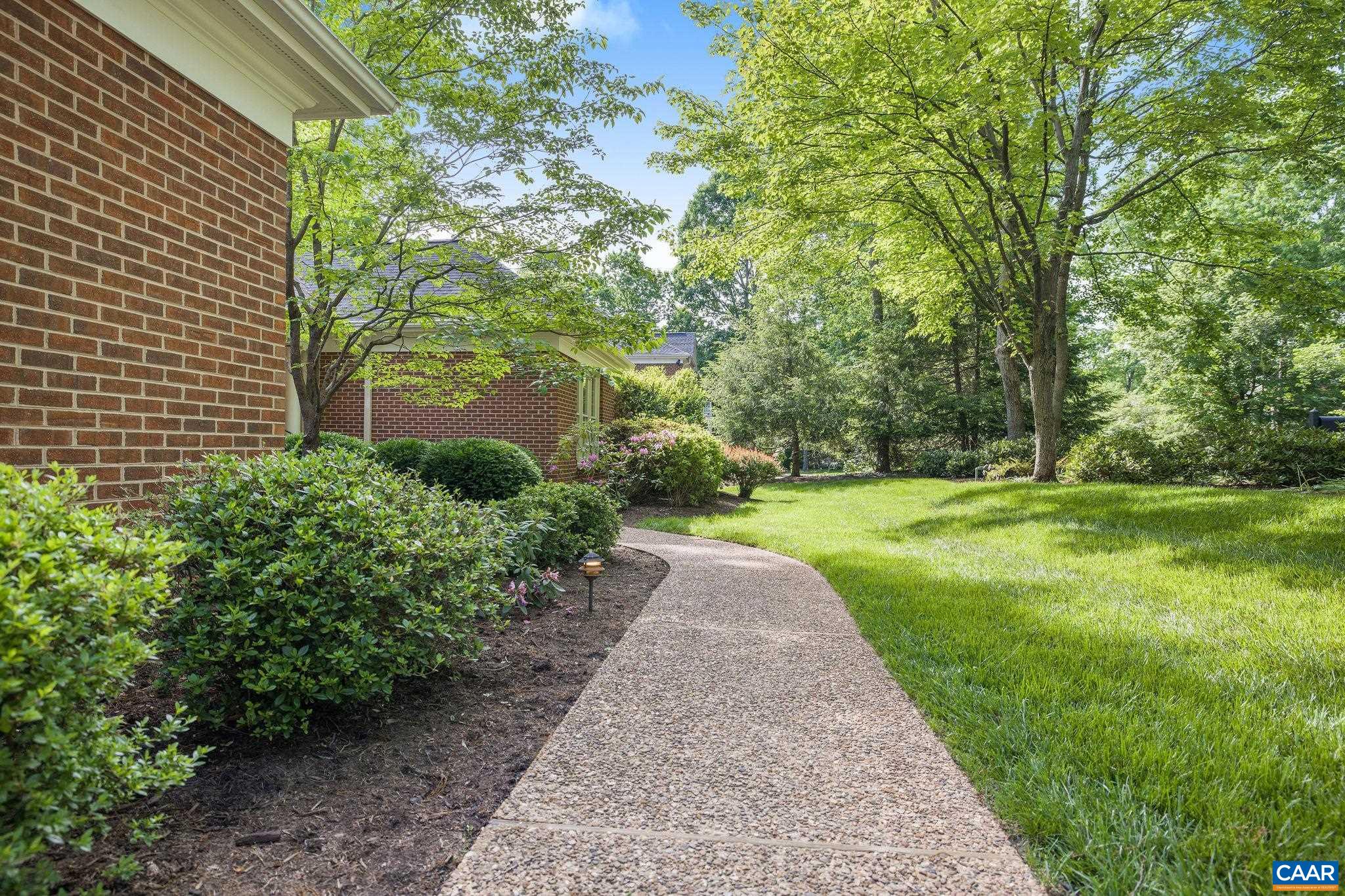 1534 KINROSS LN