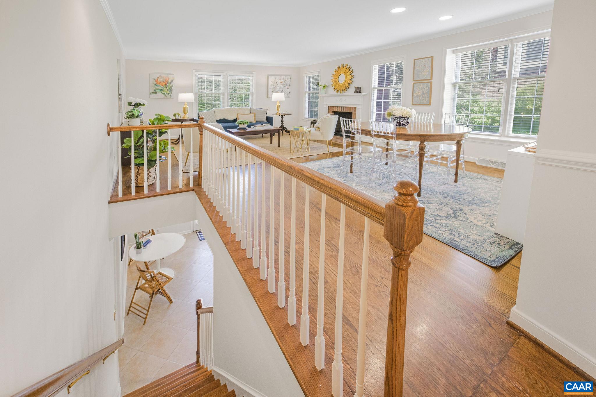 542 WORTHINGTON DR