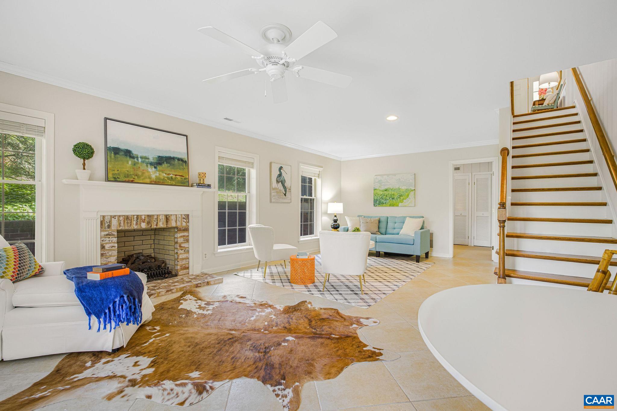 542 WORTHINGTON DR