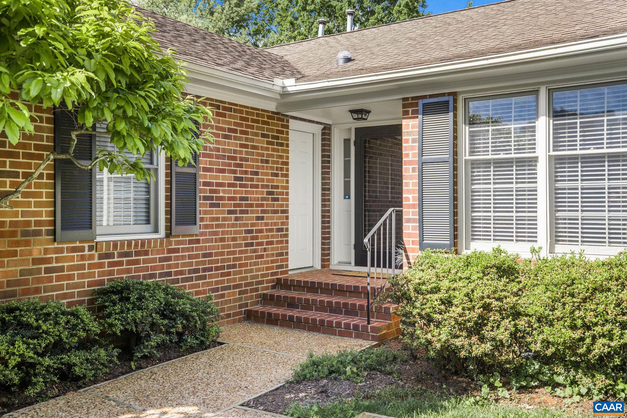 542 WORTHINGTON DR