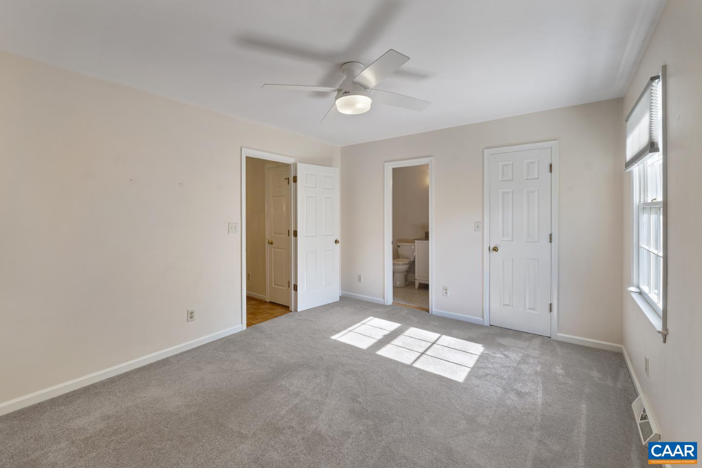 937 HUNTWOOD LN