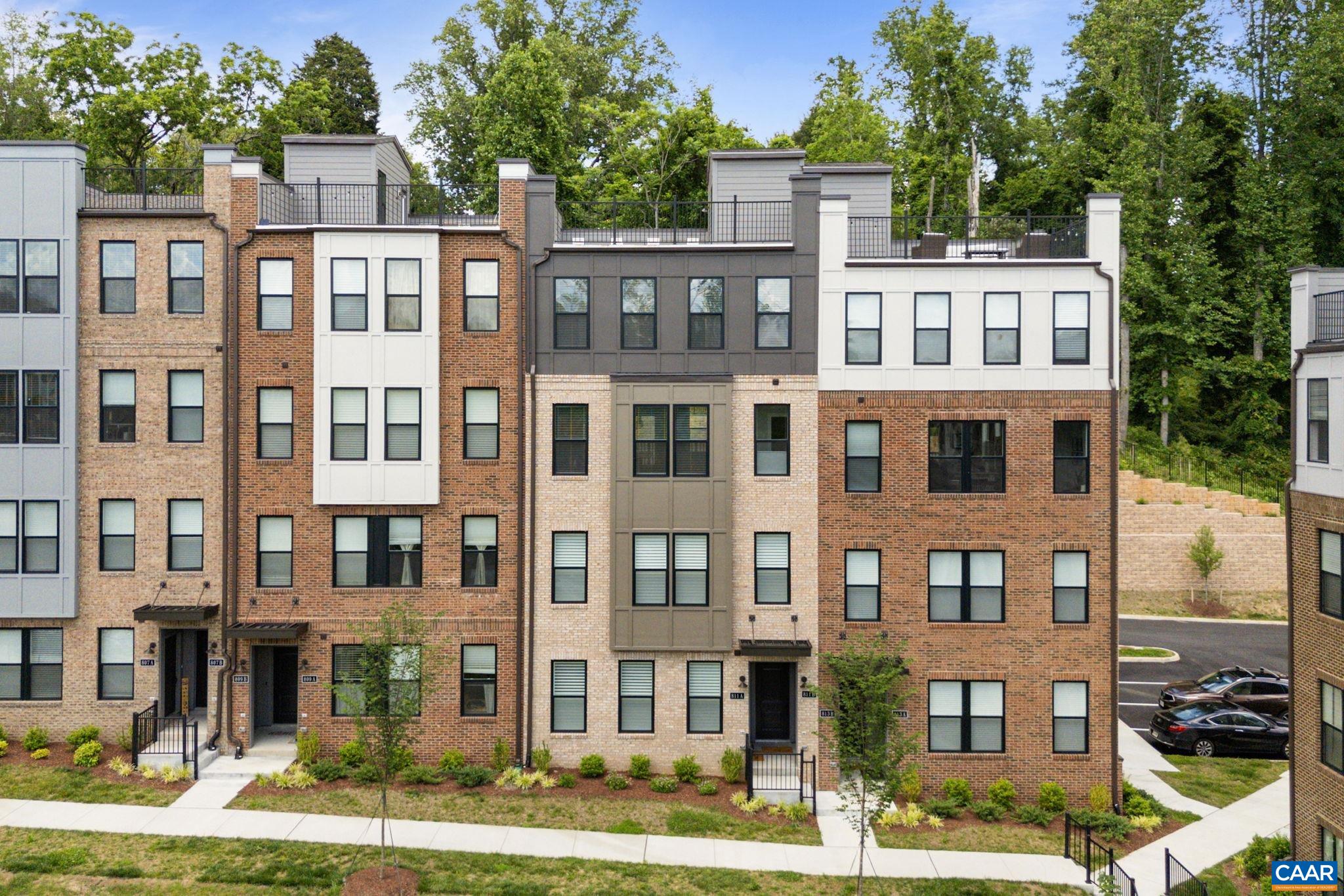 811 WESLEY LN Unit: B