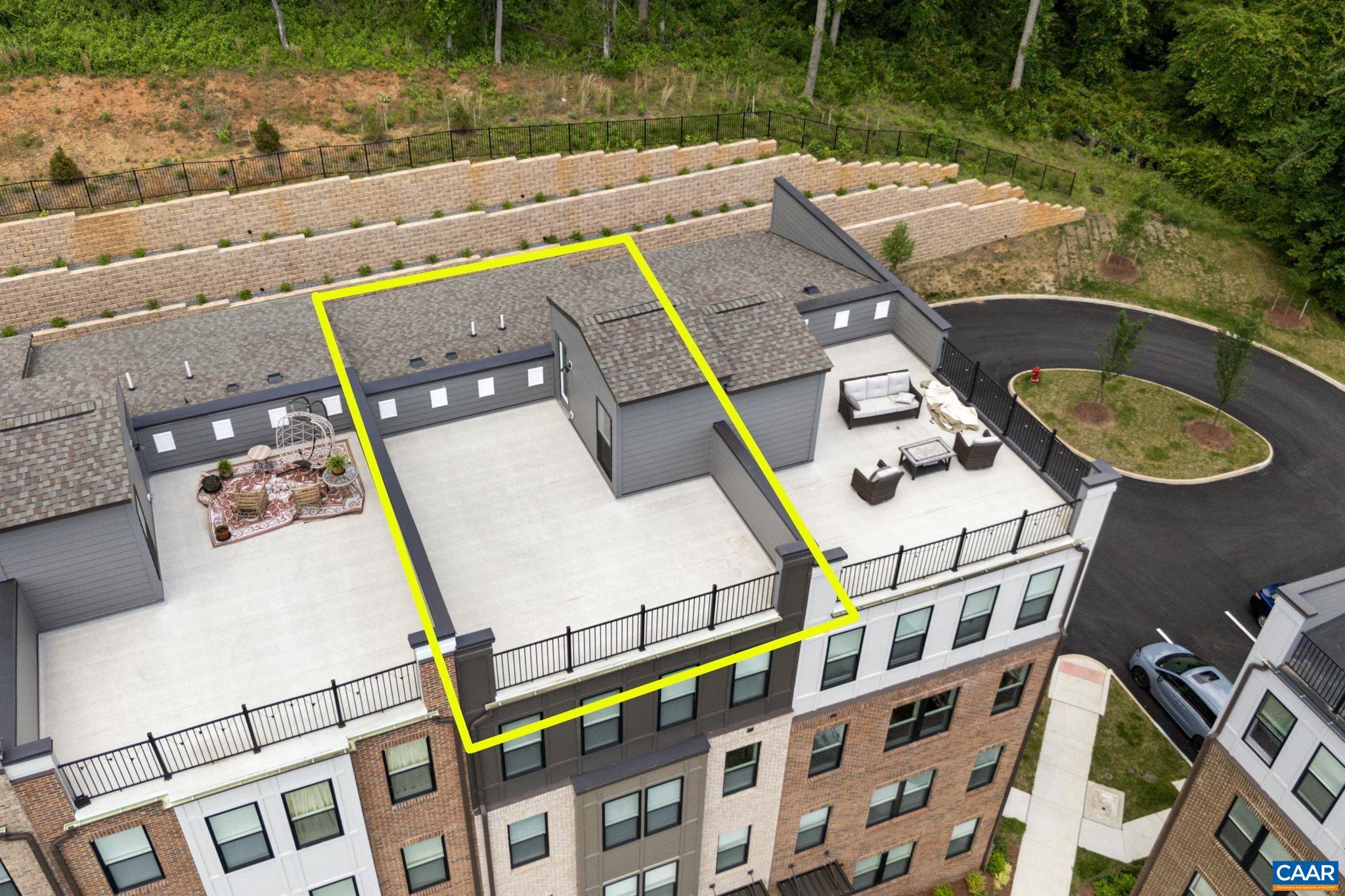 811 WESLEY LN Unit: B