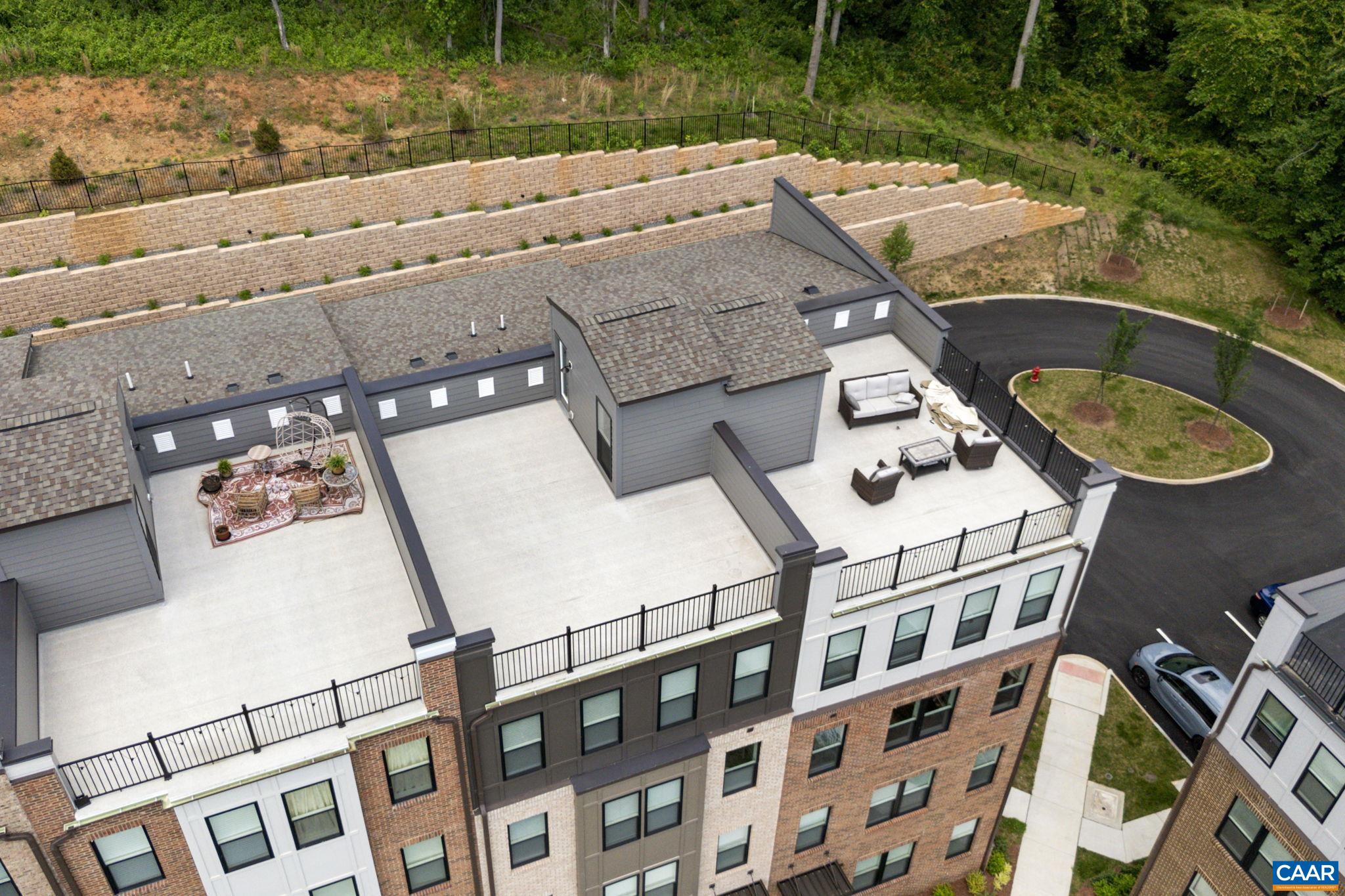 811 WESLEY LN Unit: B