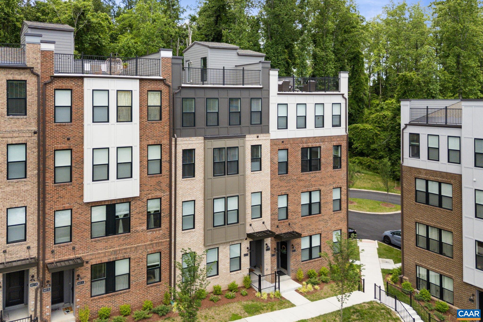 811 WESLEY LN Unit: B