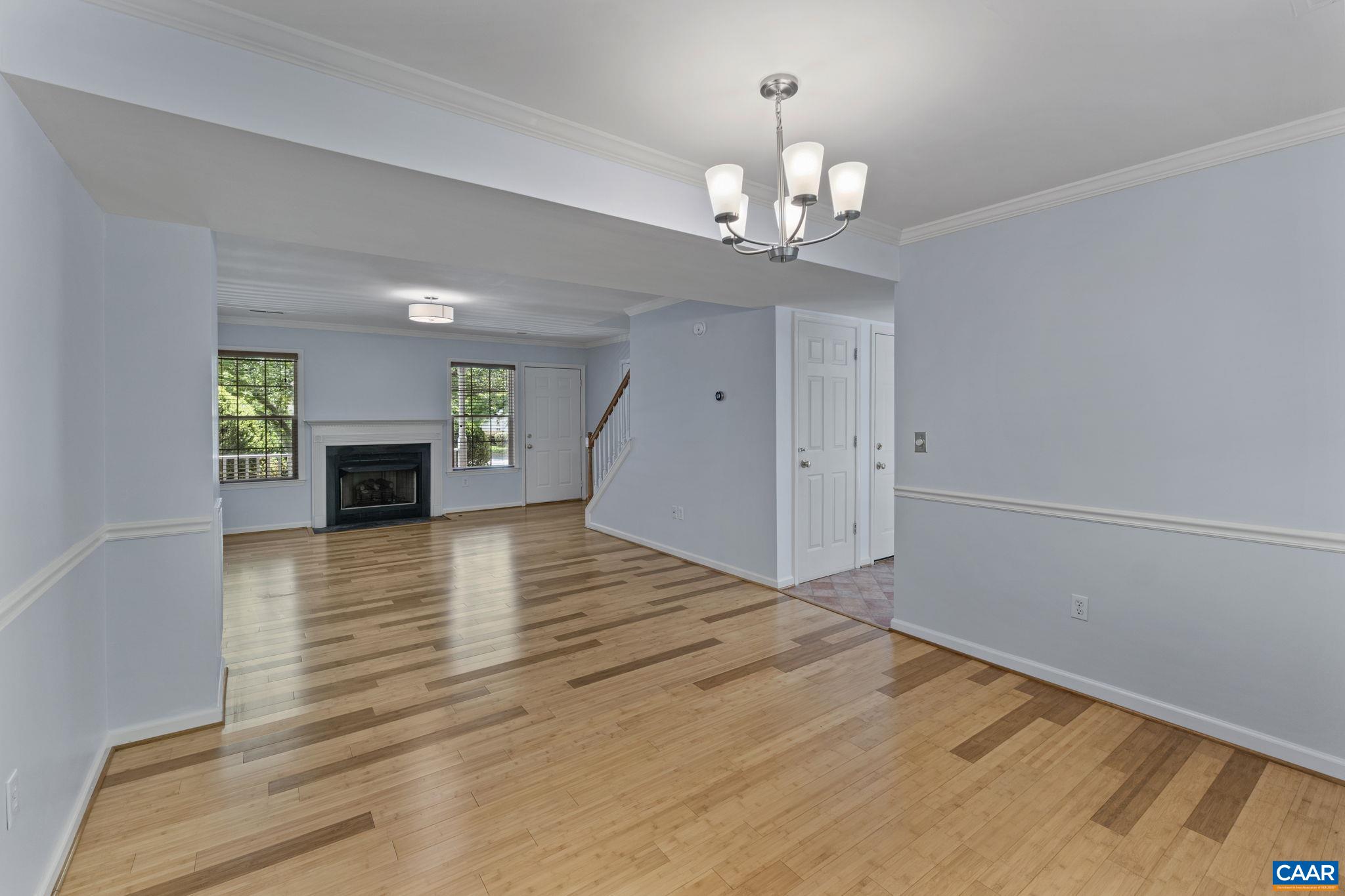 196 BUTTERCUP LN