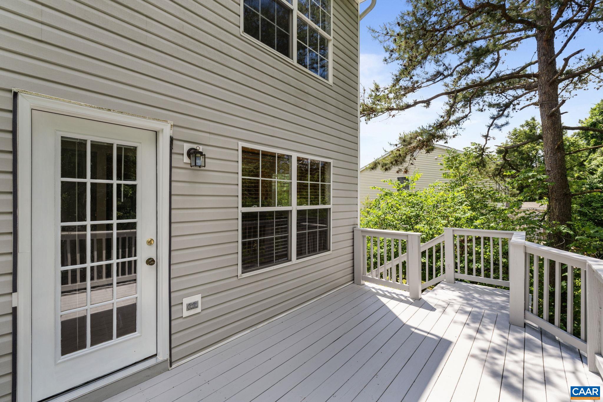 196 BUTTERCUP LN