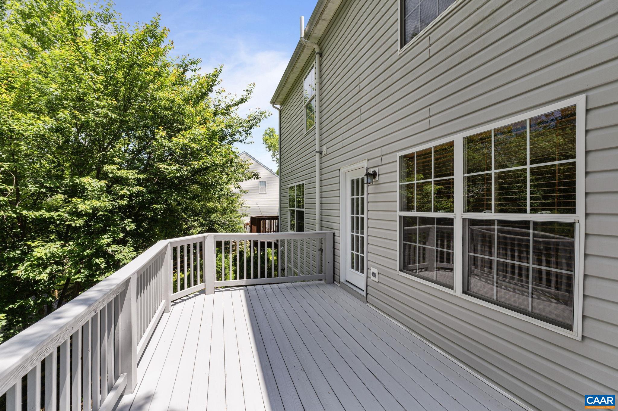 196 BUTTERCUP LN