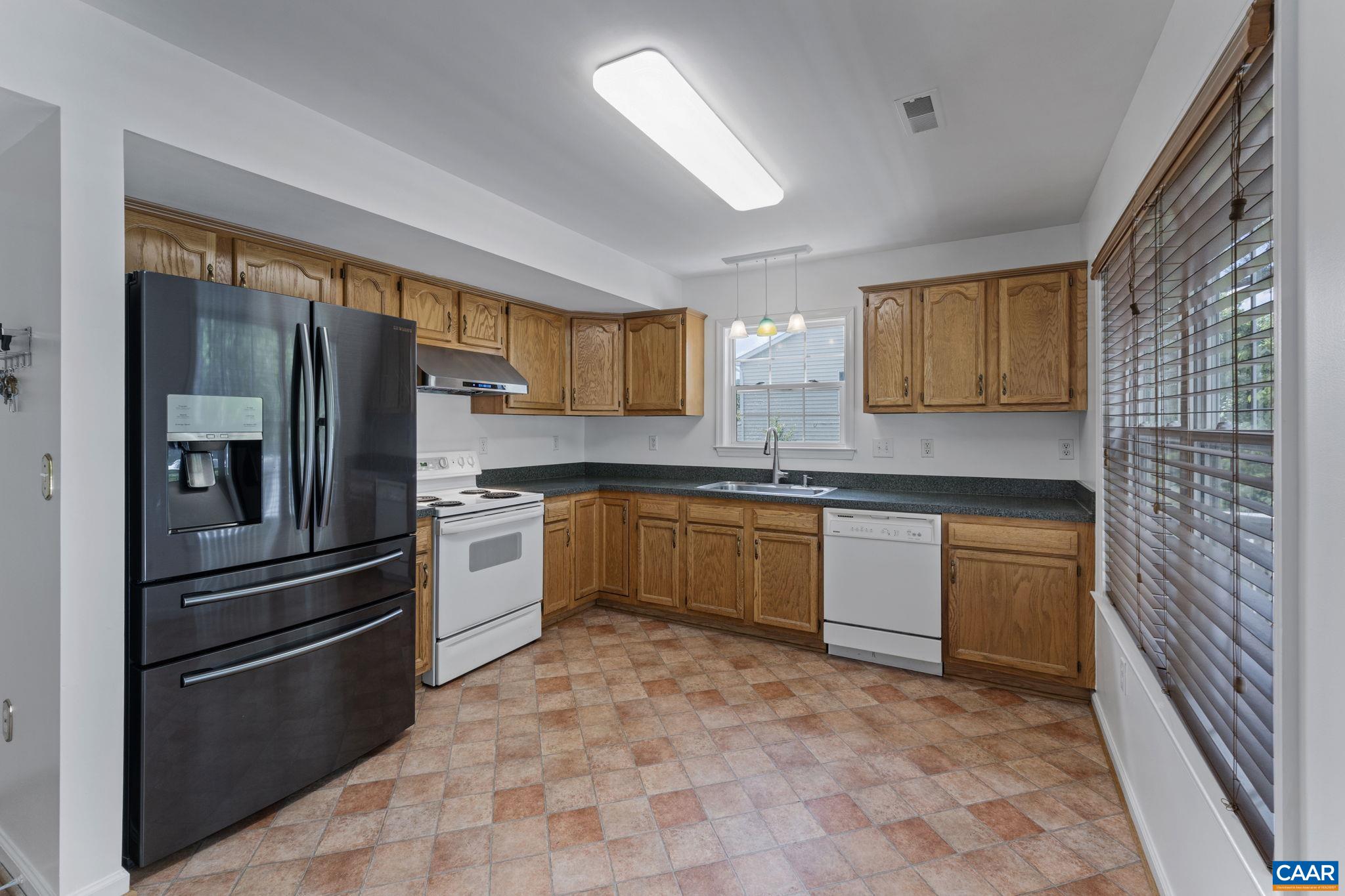 196 BUTTERCUP LN