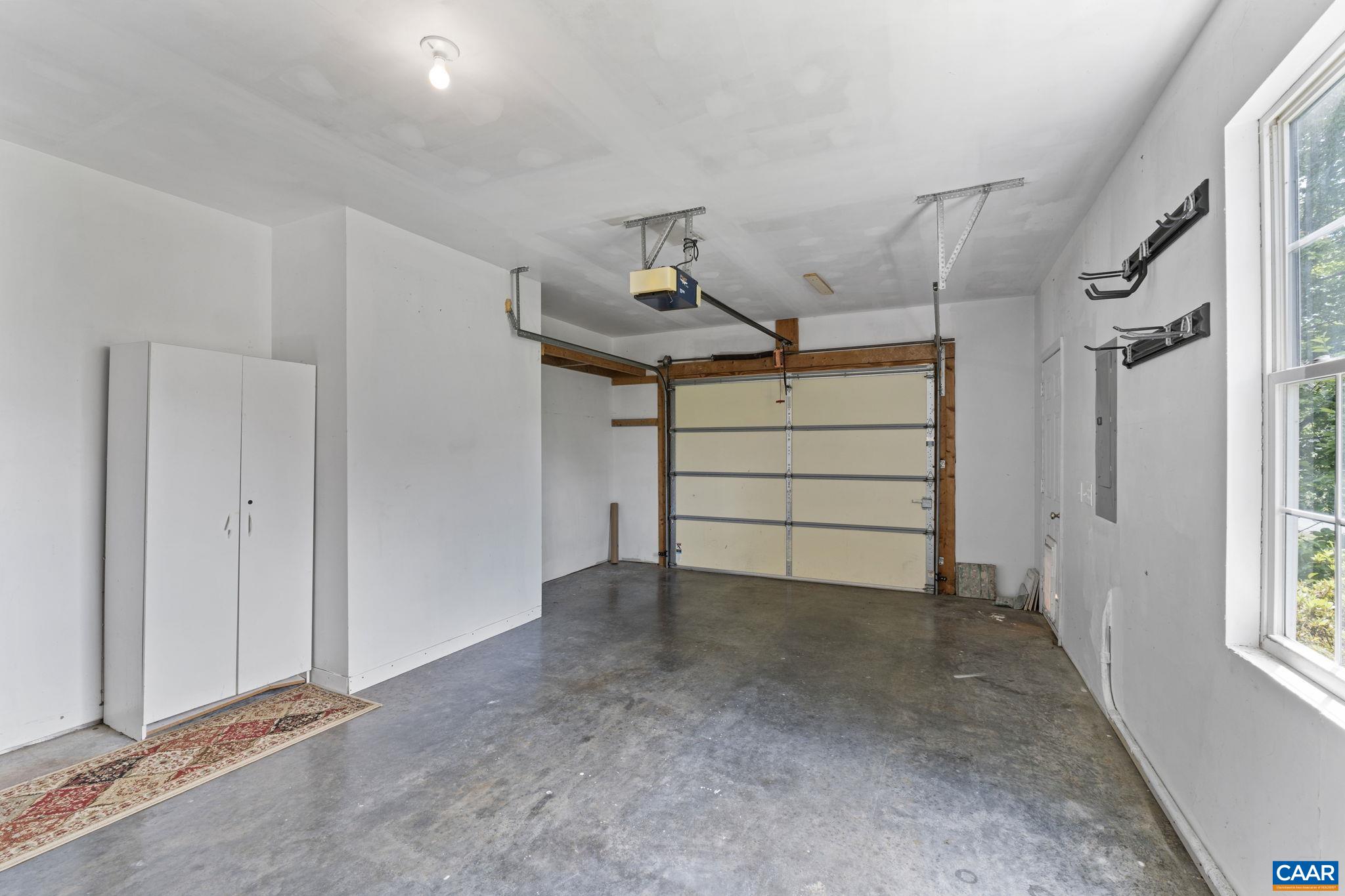 196 BUTTERCUP LN
