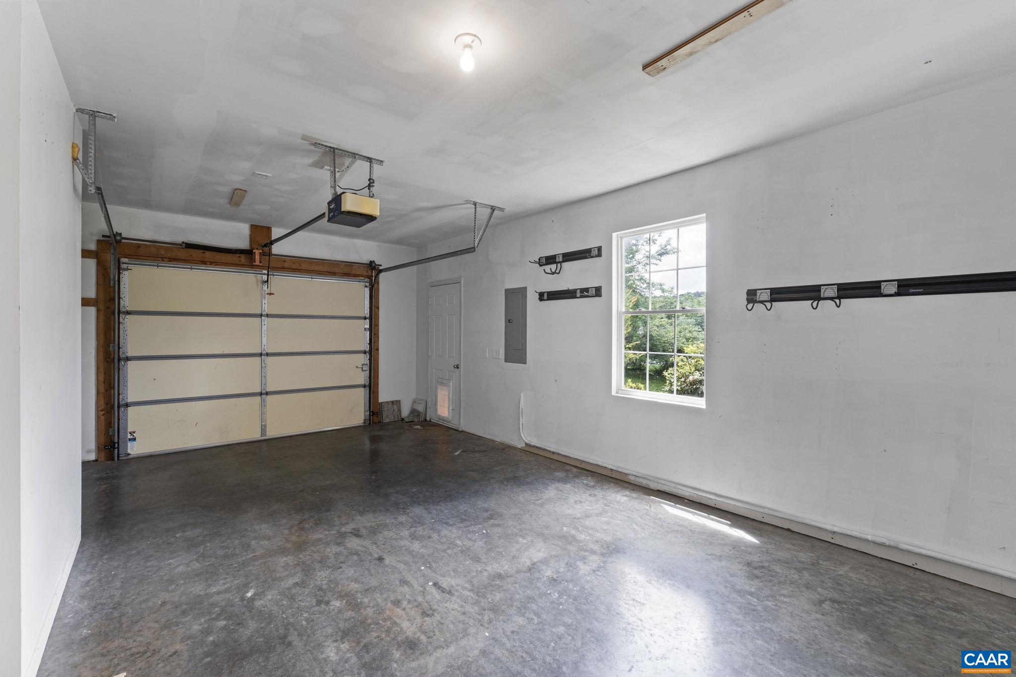 196 BUTTERCUP LN