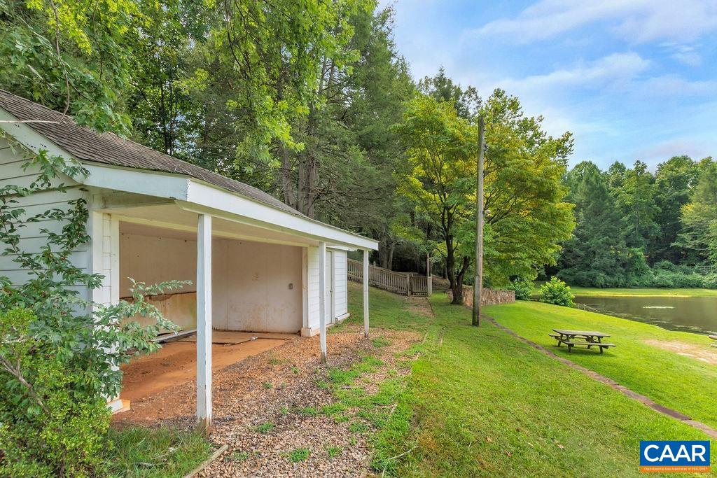 196 BUTTERCUP LN