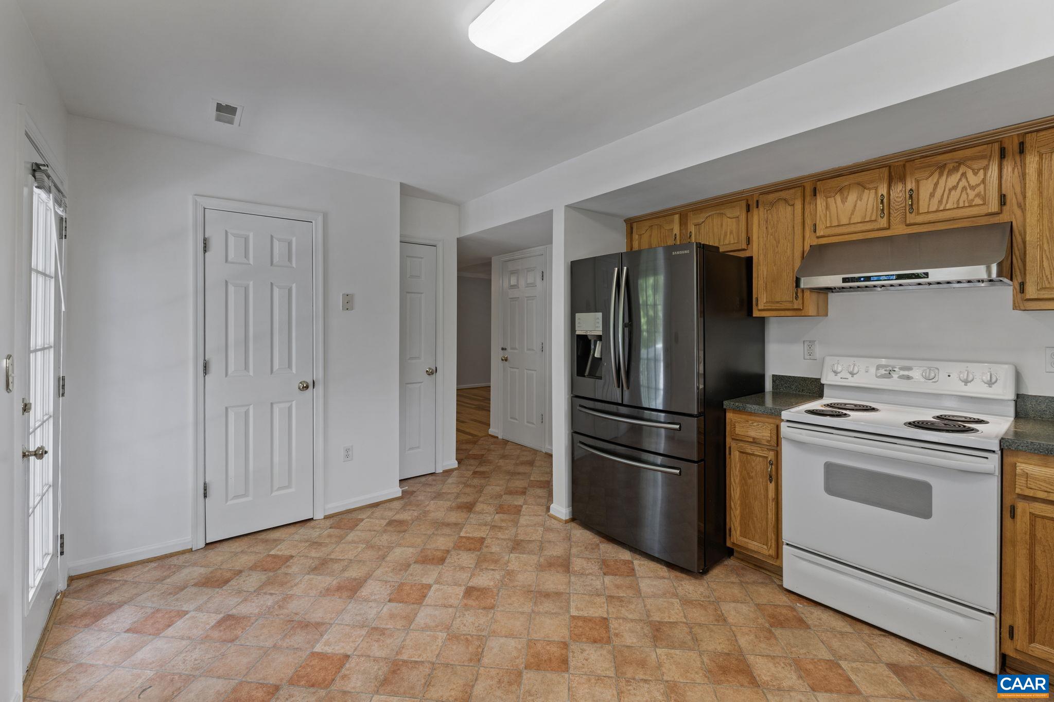 196 BUTTERCUP LN