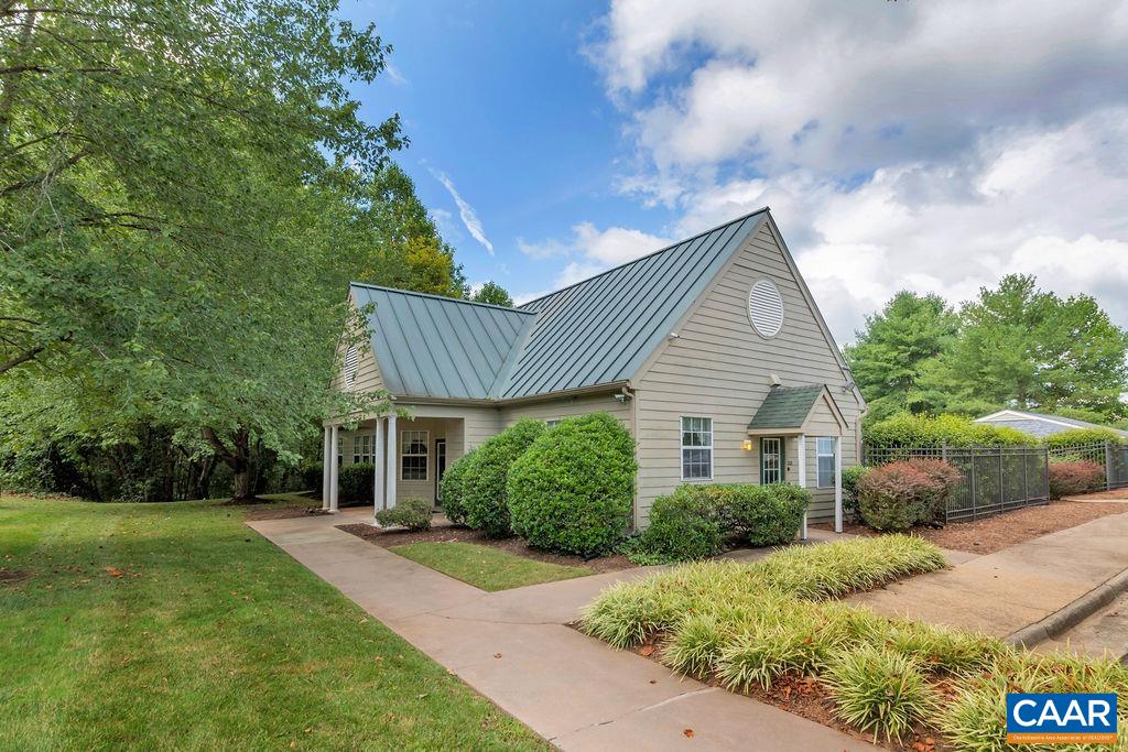 196 BUTTERCUP LN