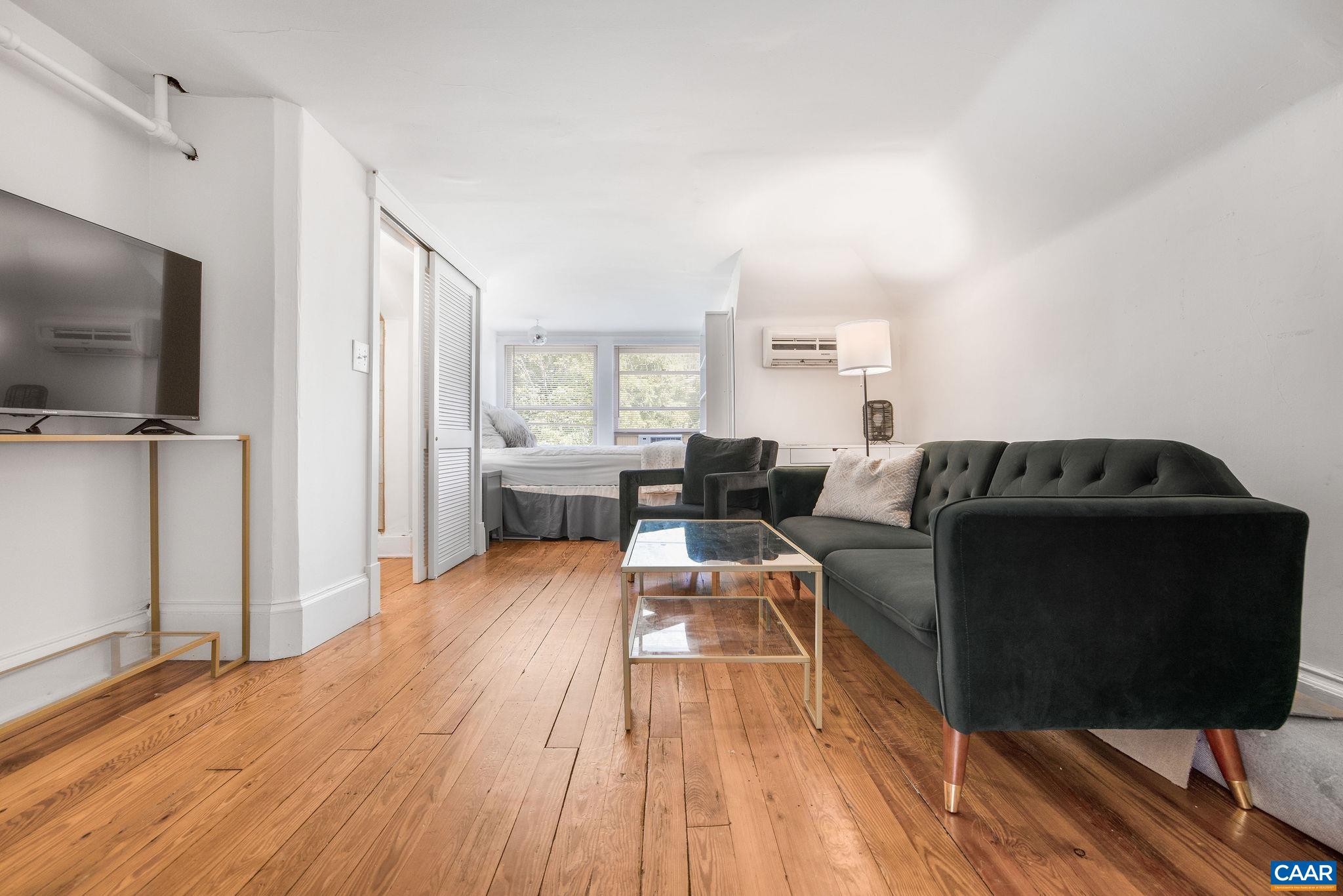 1604 GRADY AVE