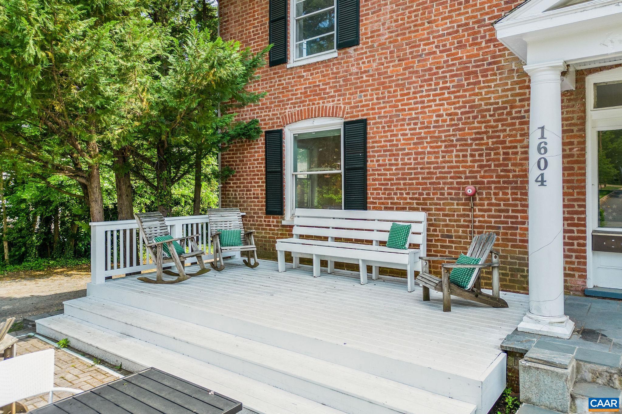 1604 GRADY AVE