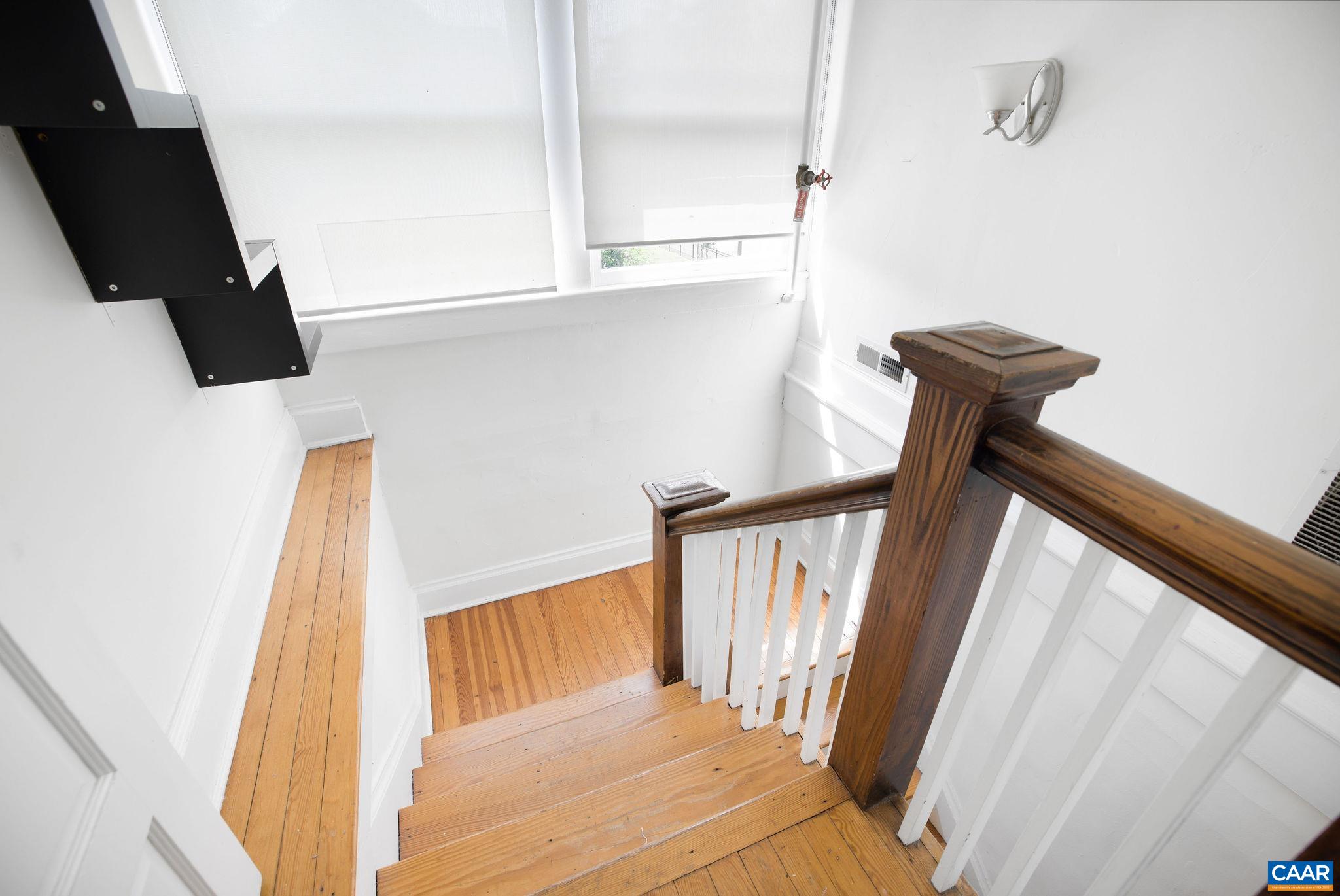 1604 GRADY AVE