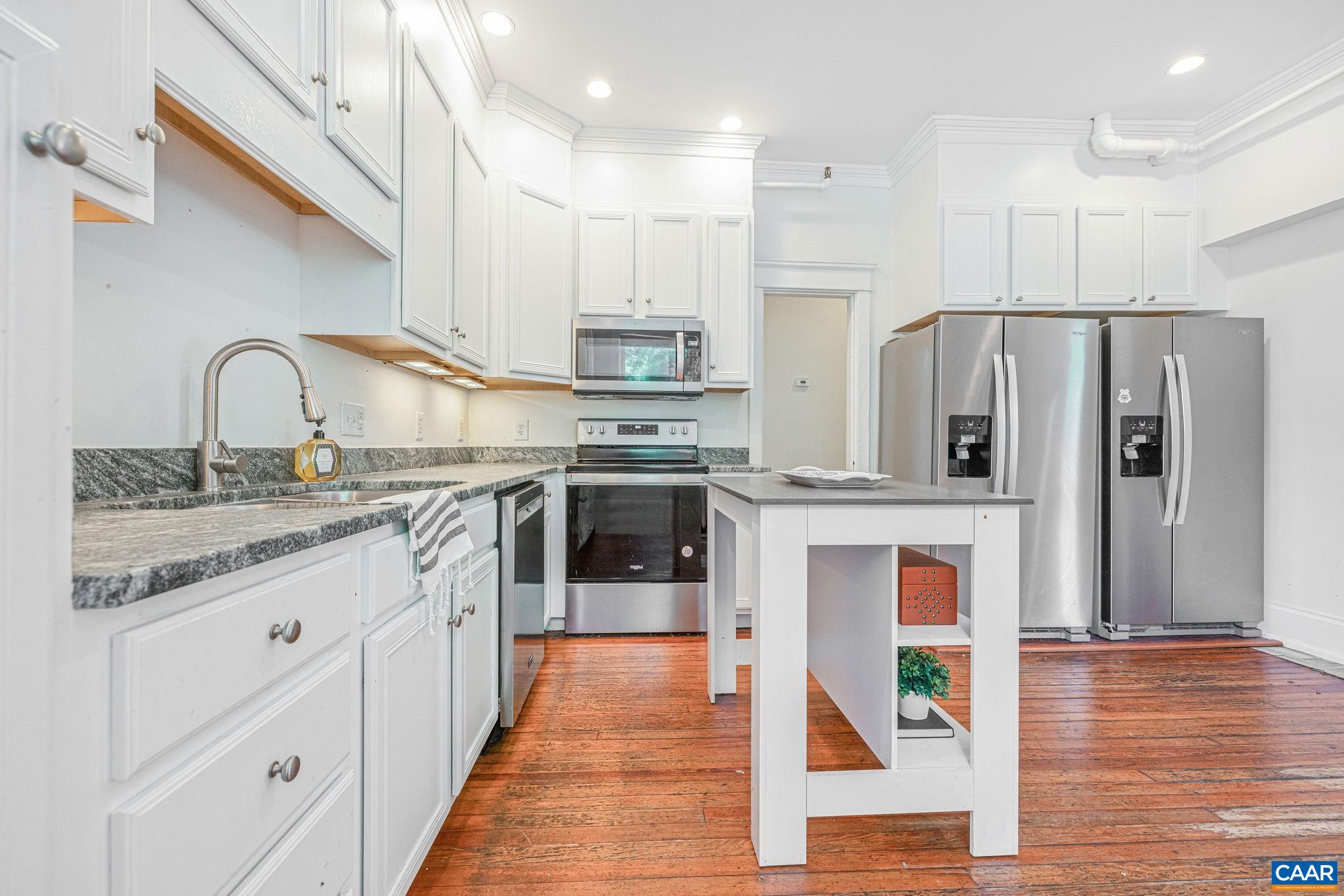 1604 GRADY AVE