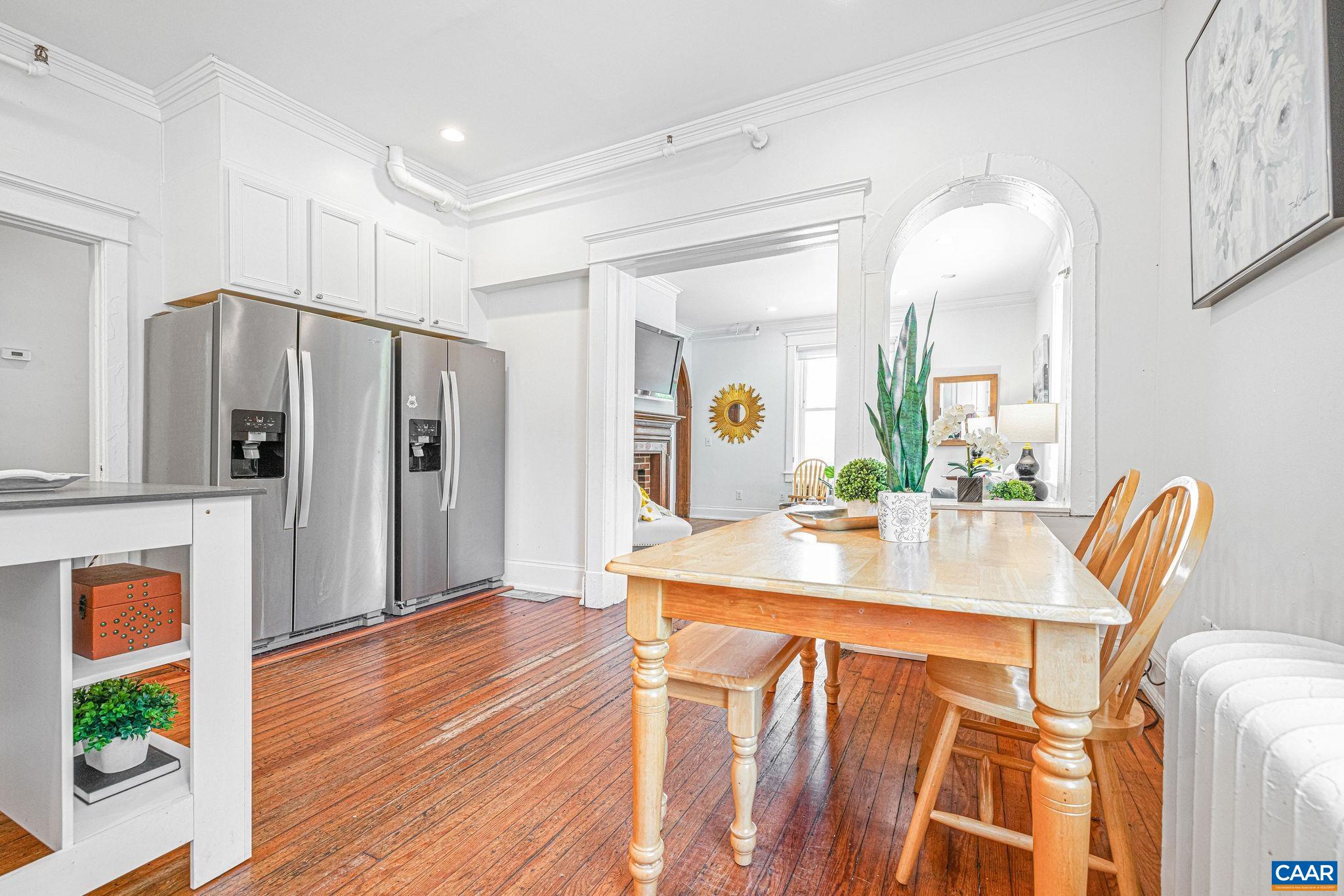 1604 GRADY AVE