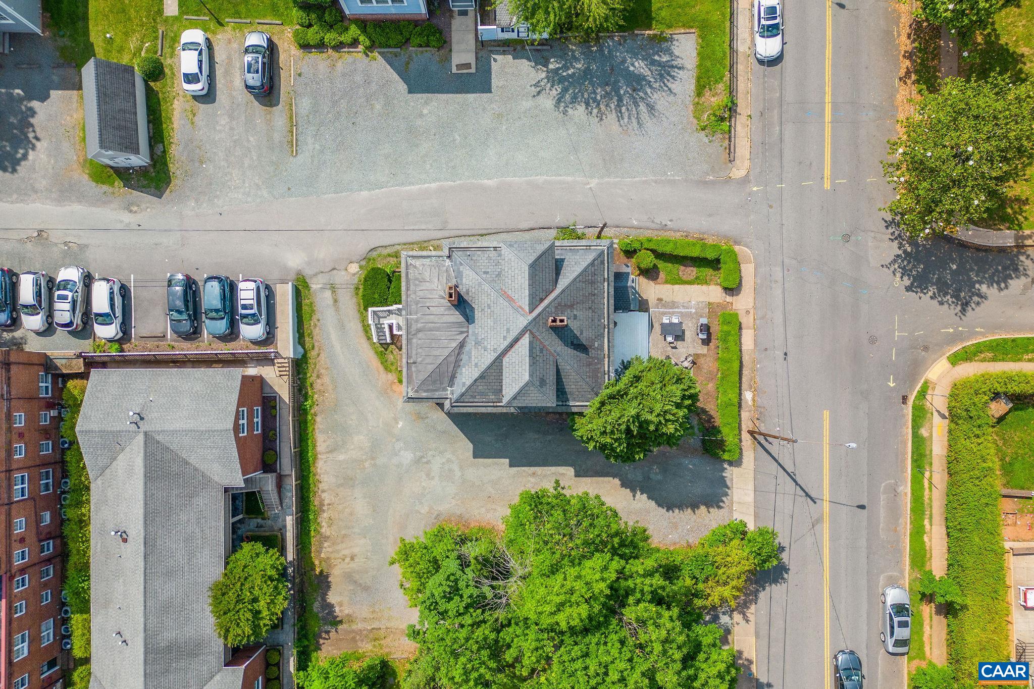 1604 GRADY AVE