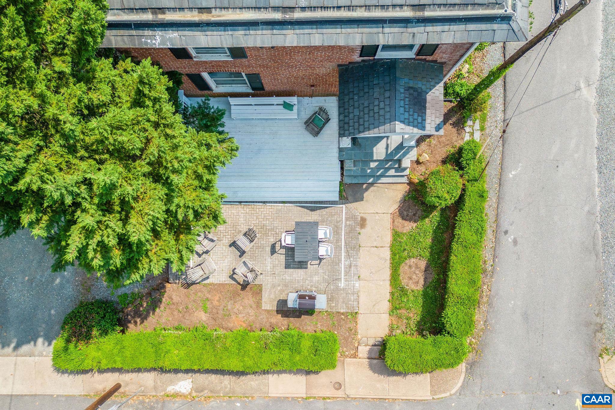 1604 GRADY AVE