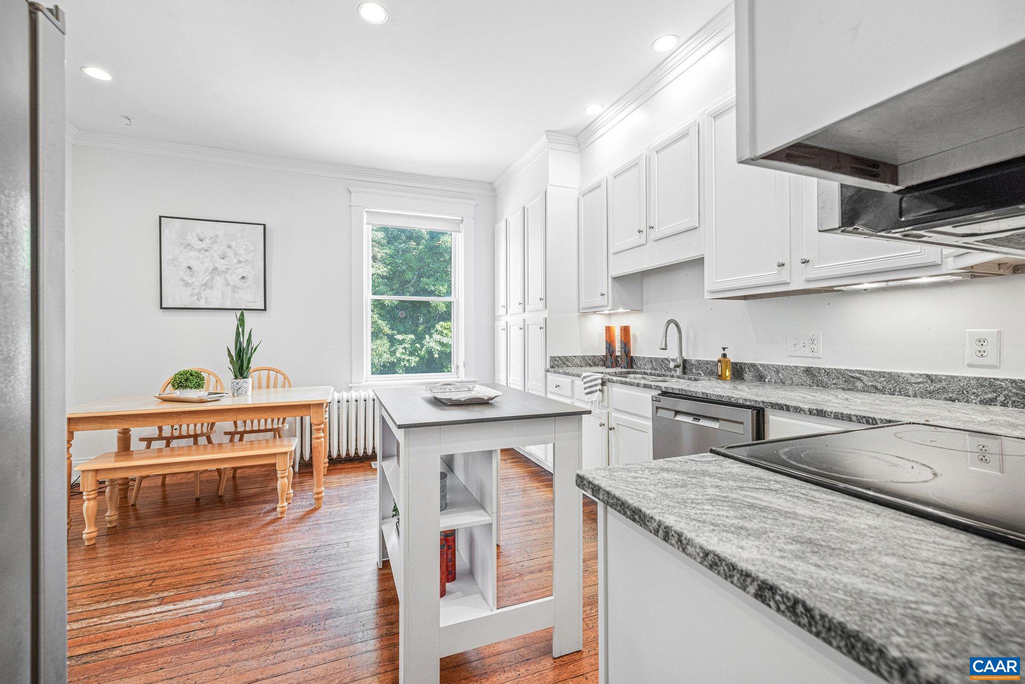 1604 GRADY AVE
