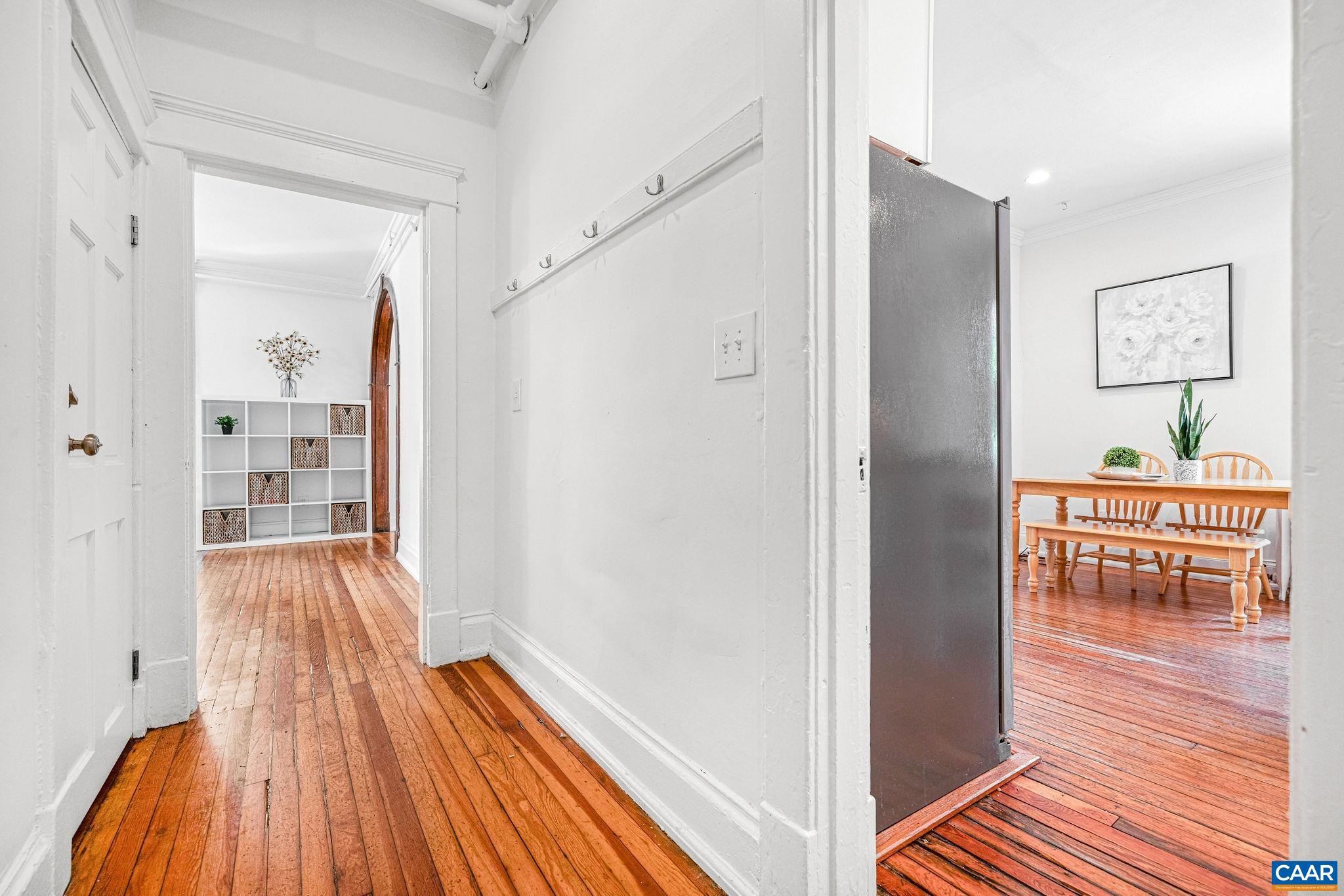 1604 GRADY AVE