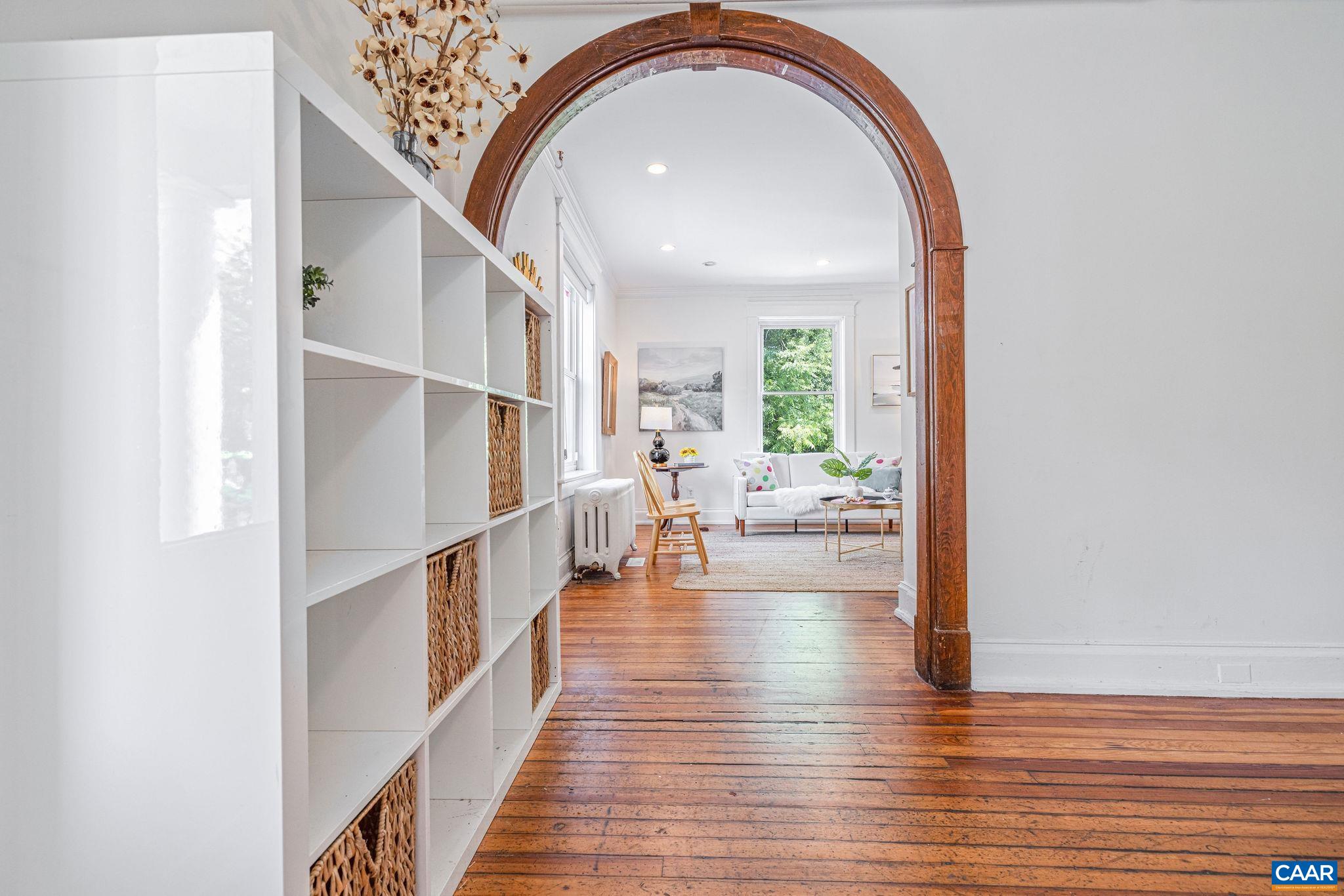 1604 GRADY AVE