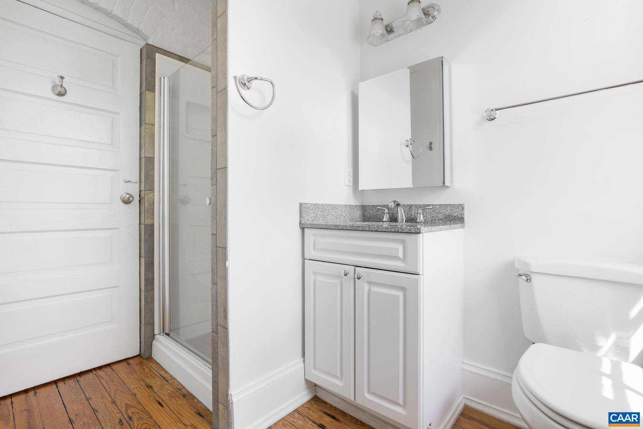 1604 GRADY AVE