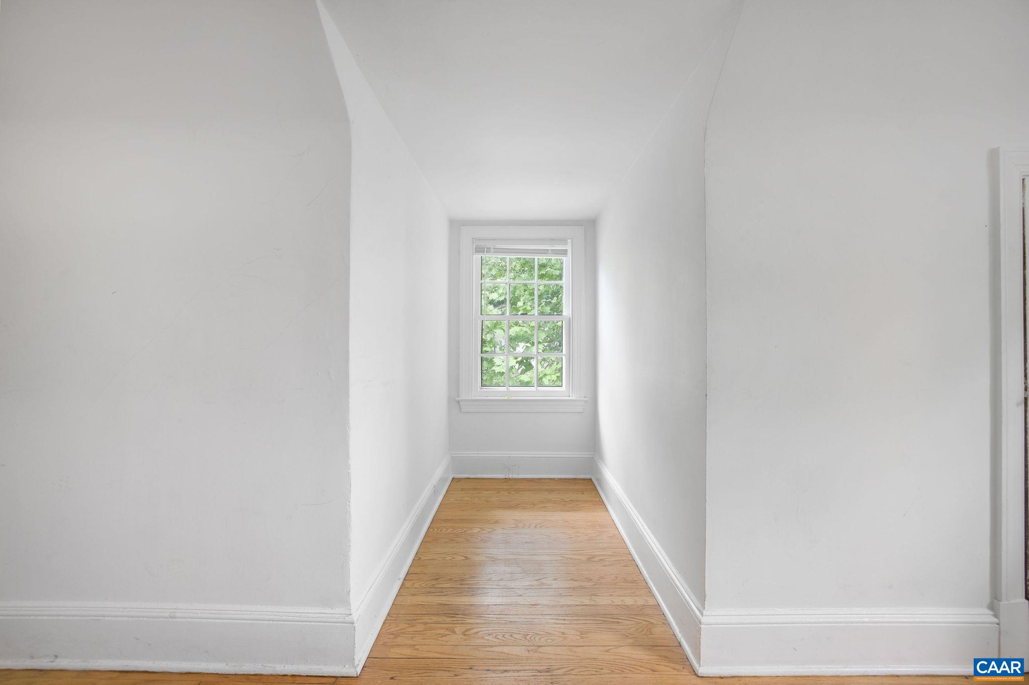 121 SHAMROCK RD