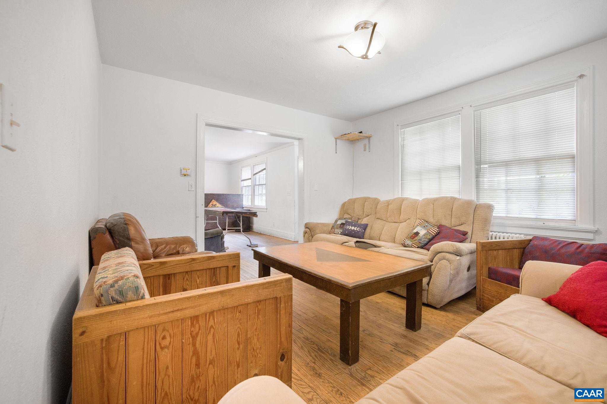 121 SHAMROCK RD